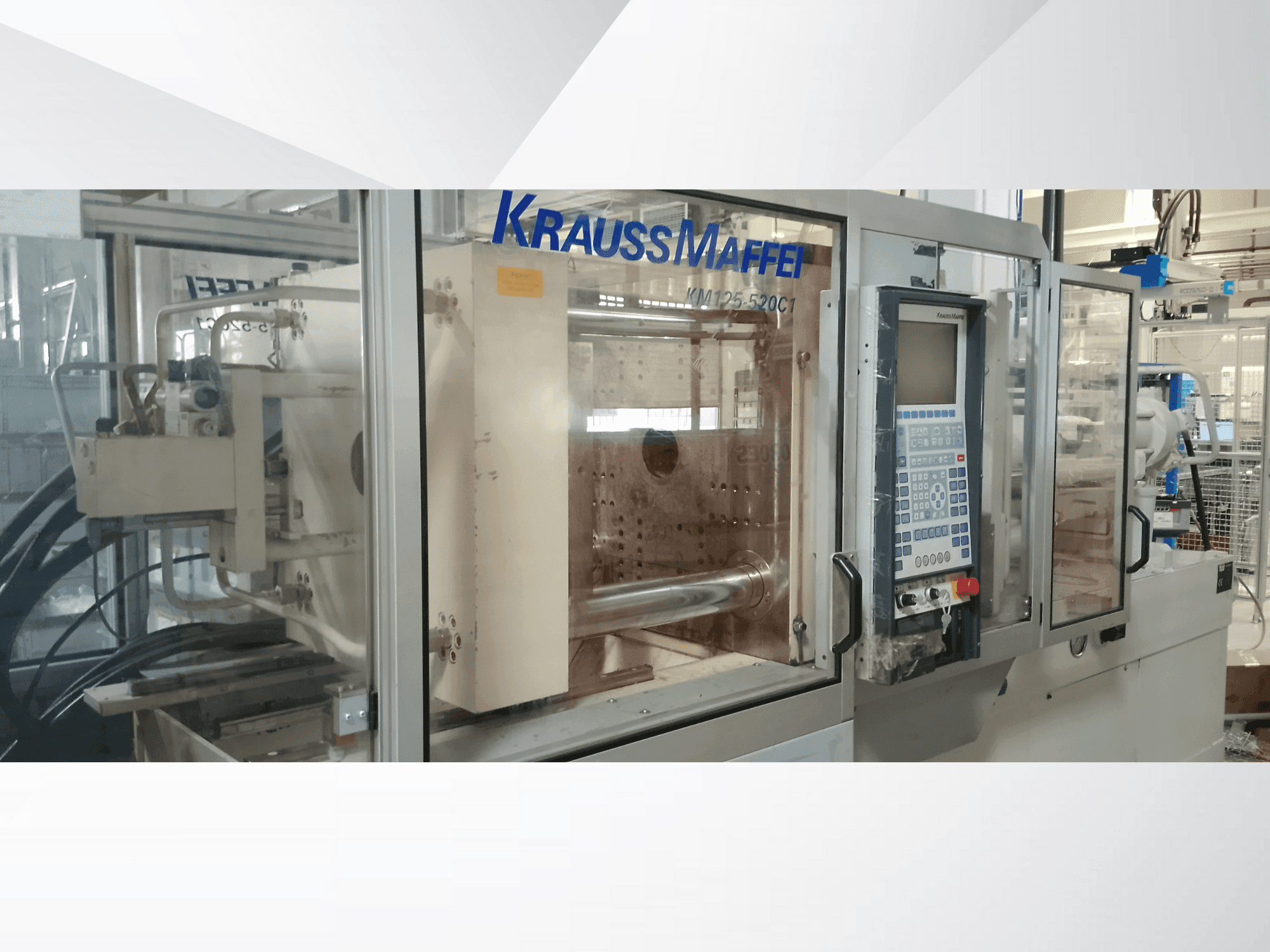 Vooraanzicht  van Krauss Maffei 125-520 C1  machine