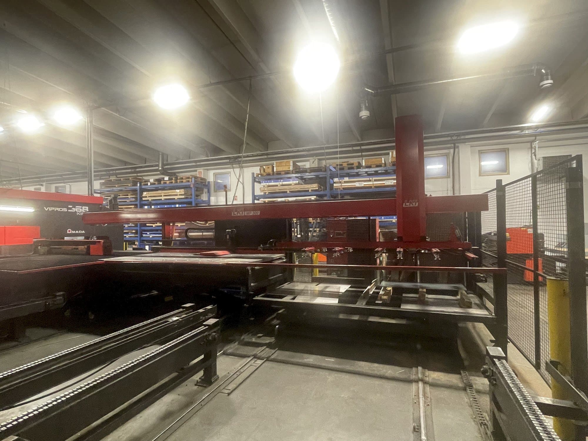 Vooraanzicht van Fms LINE AMADA machine