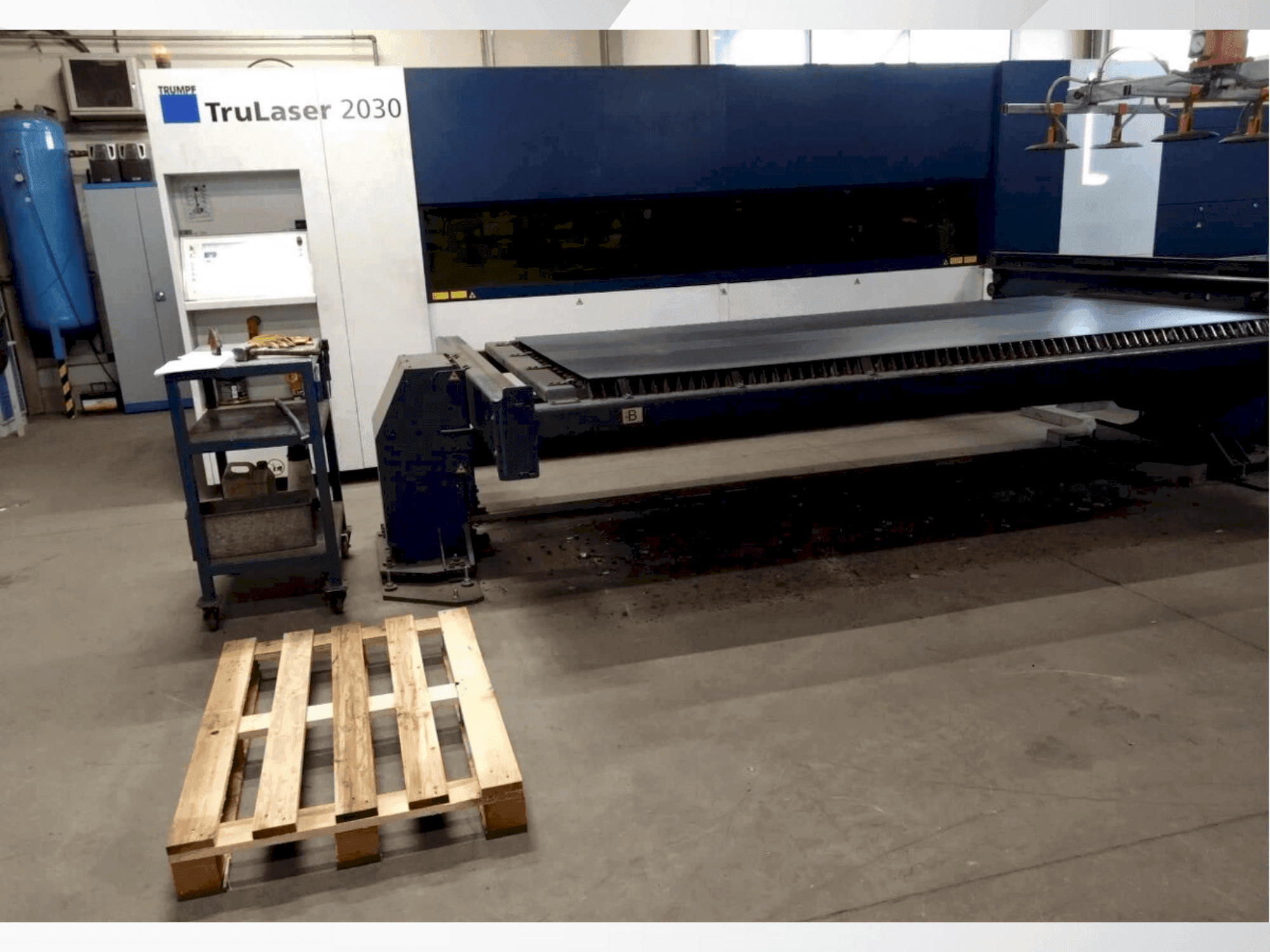 Vooraanzicht van TRUMPF TruLaser 2030 Fiber machine