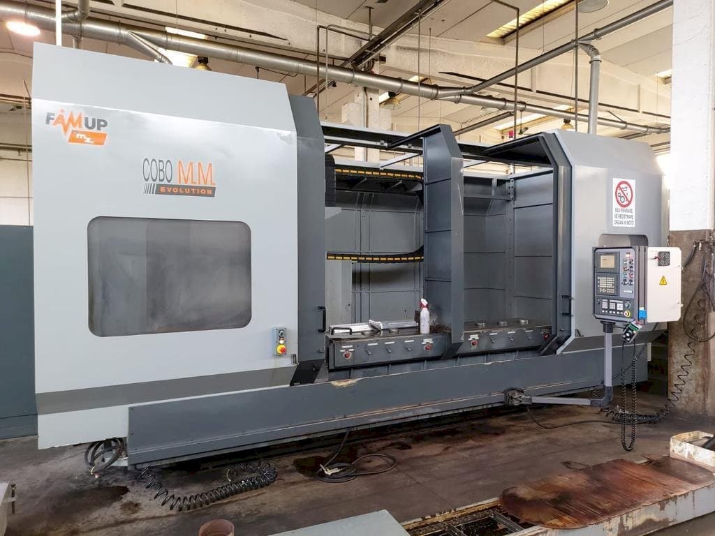 Vooraanzicht van FAMUP COBO 3000 machine