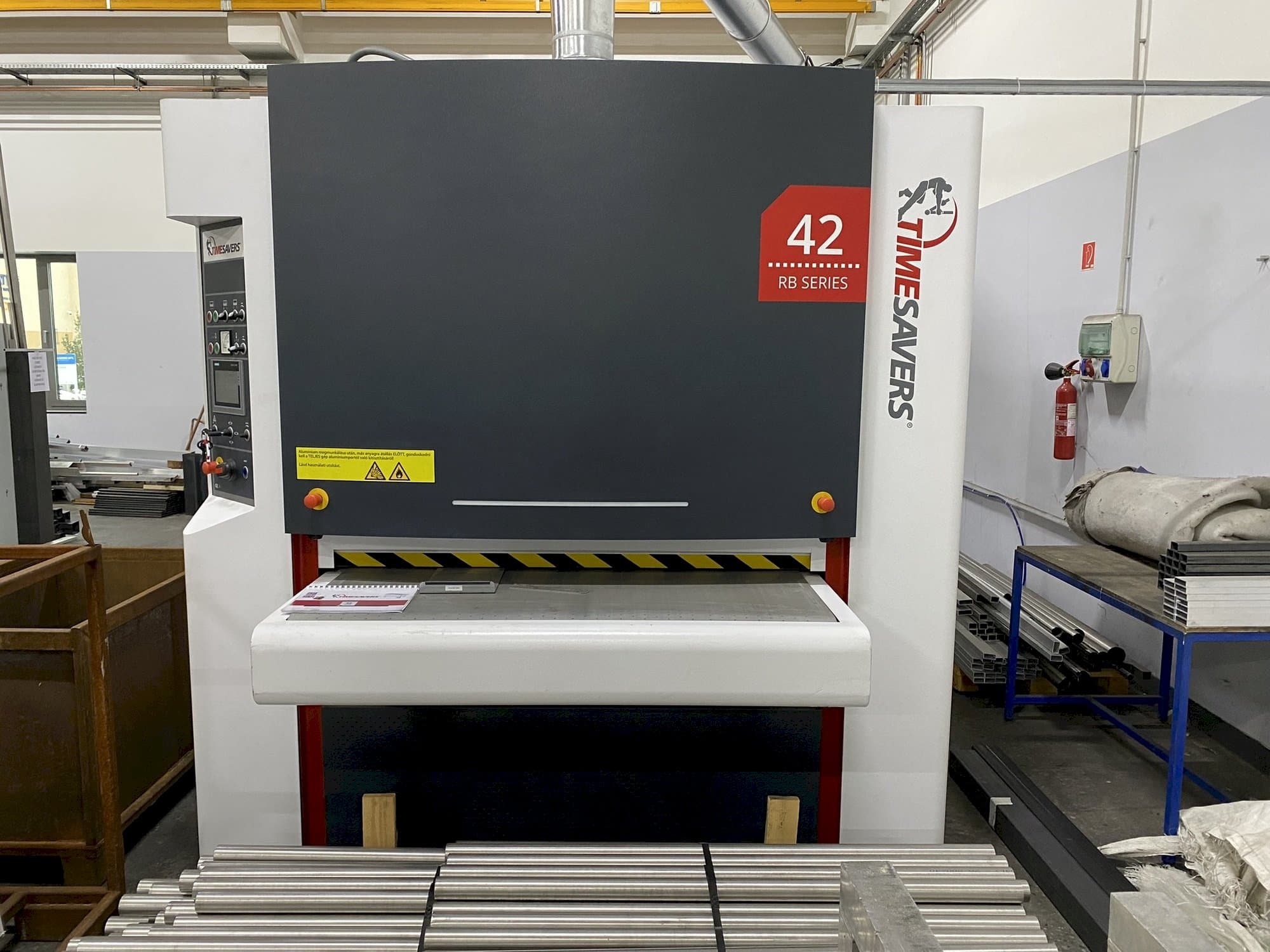 Vooraanzicht van TIMESAVERS 42-SERIE-1350-WRB machine