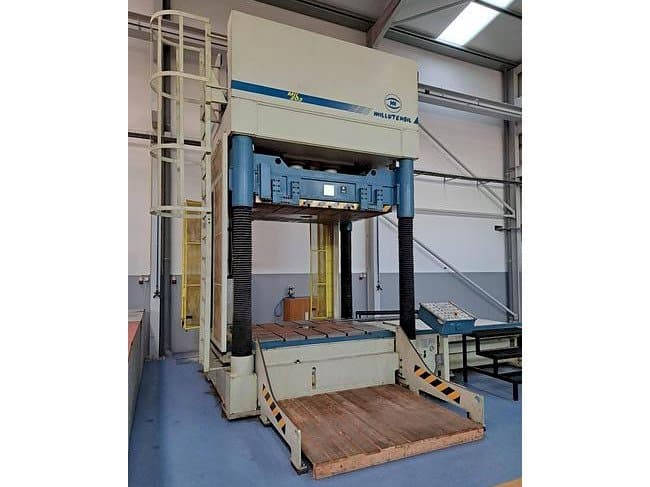 Linkerzijdeaanzicht van MILLUTENSIL Mil 203 machine