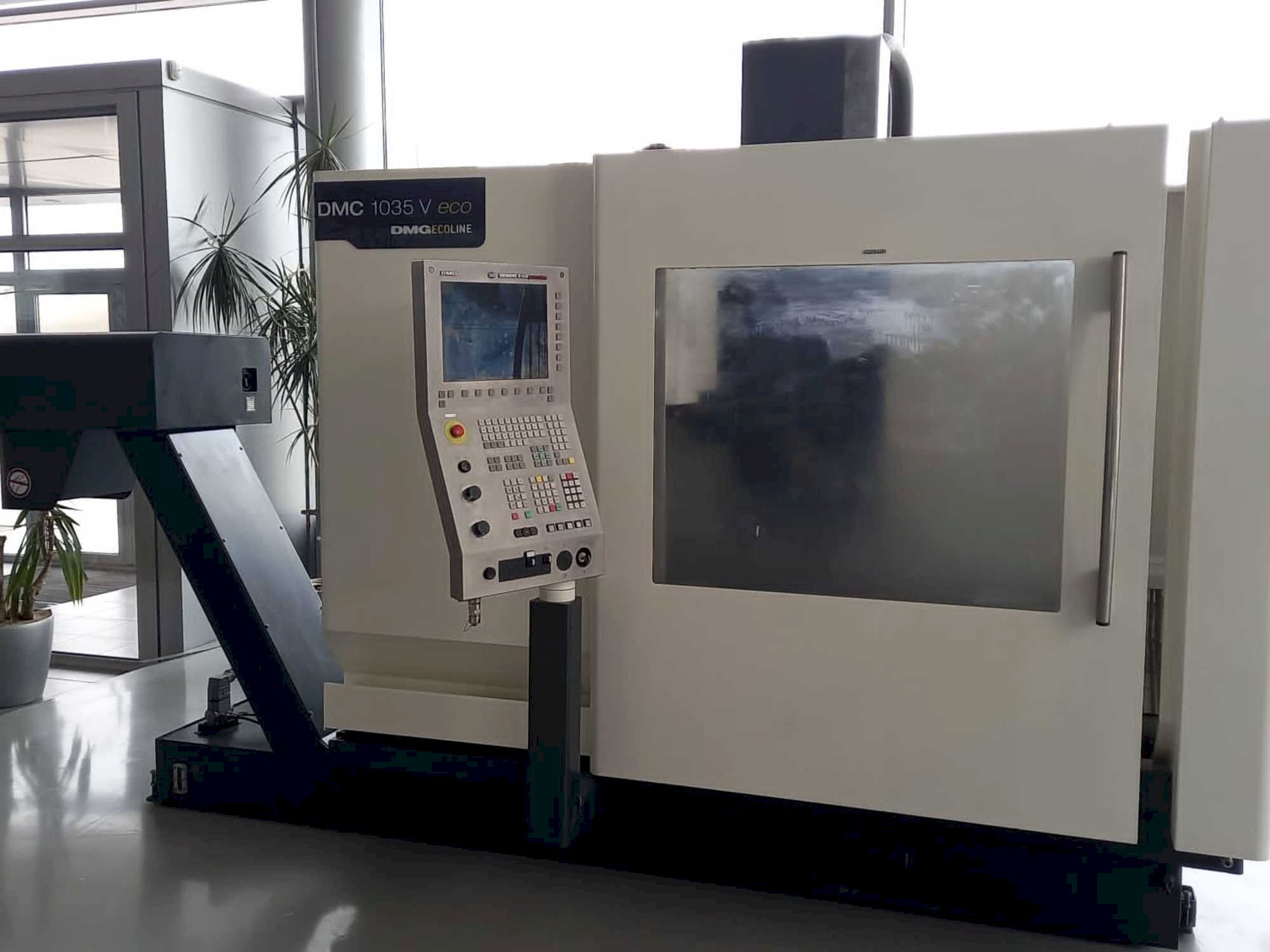 Vooraanzicht  van DMG DMC 1035 V eco  machine