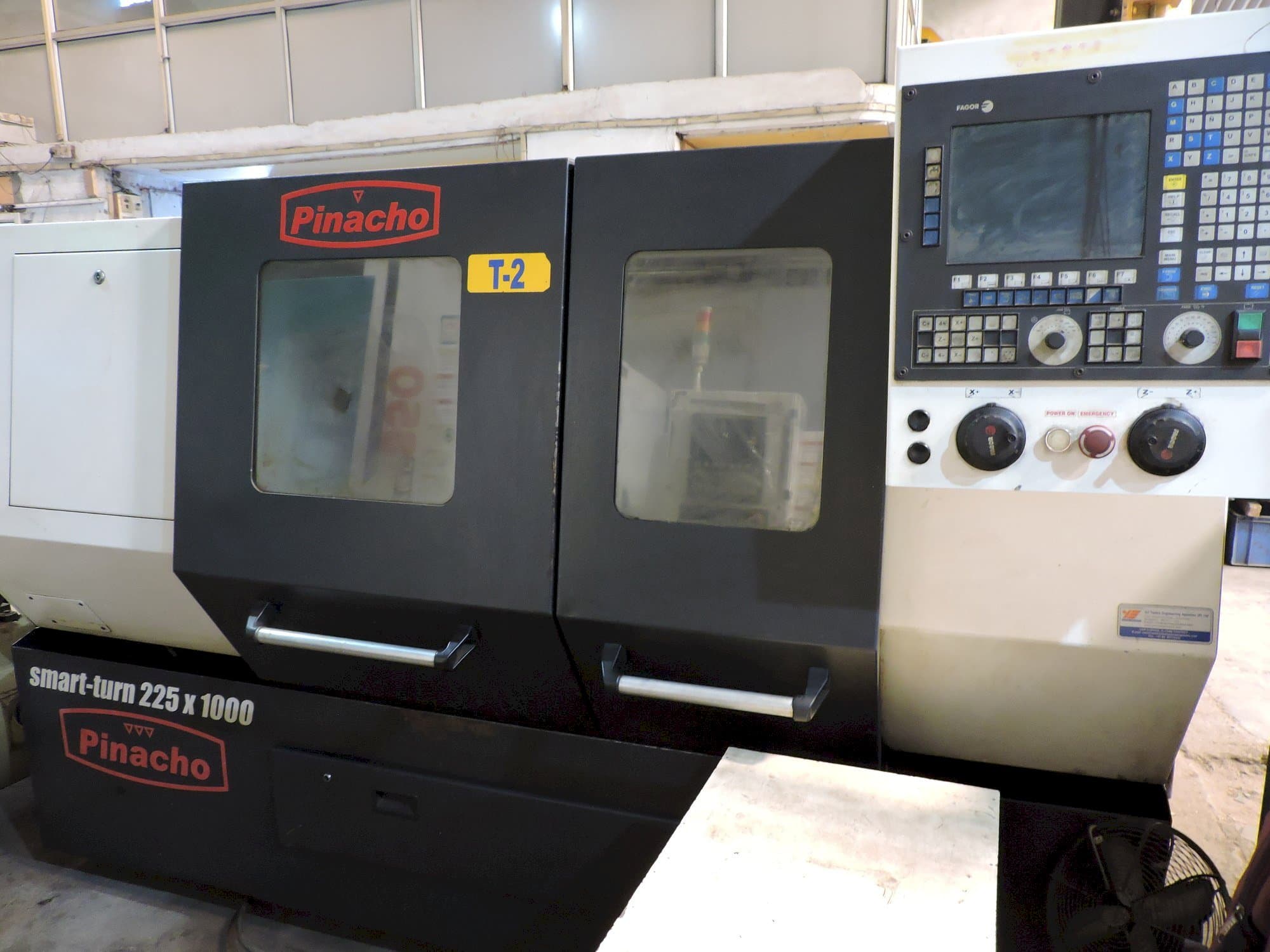 Vooraanzicht van Pinacho Smart Turn 225 x 1000 machine