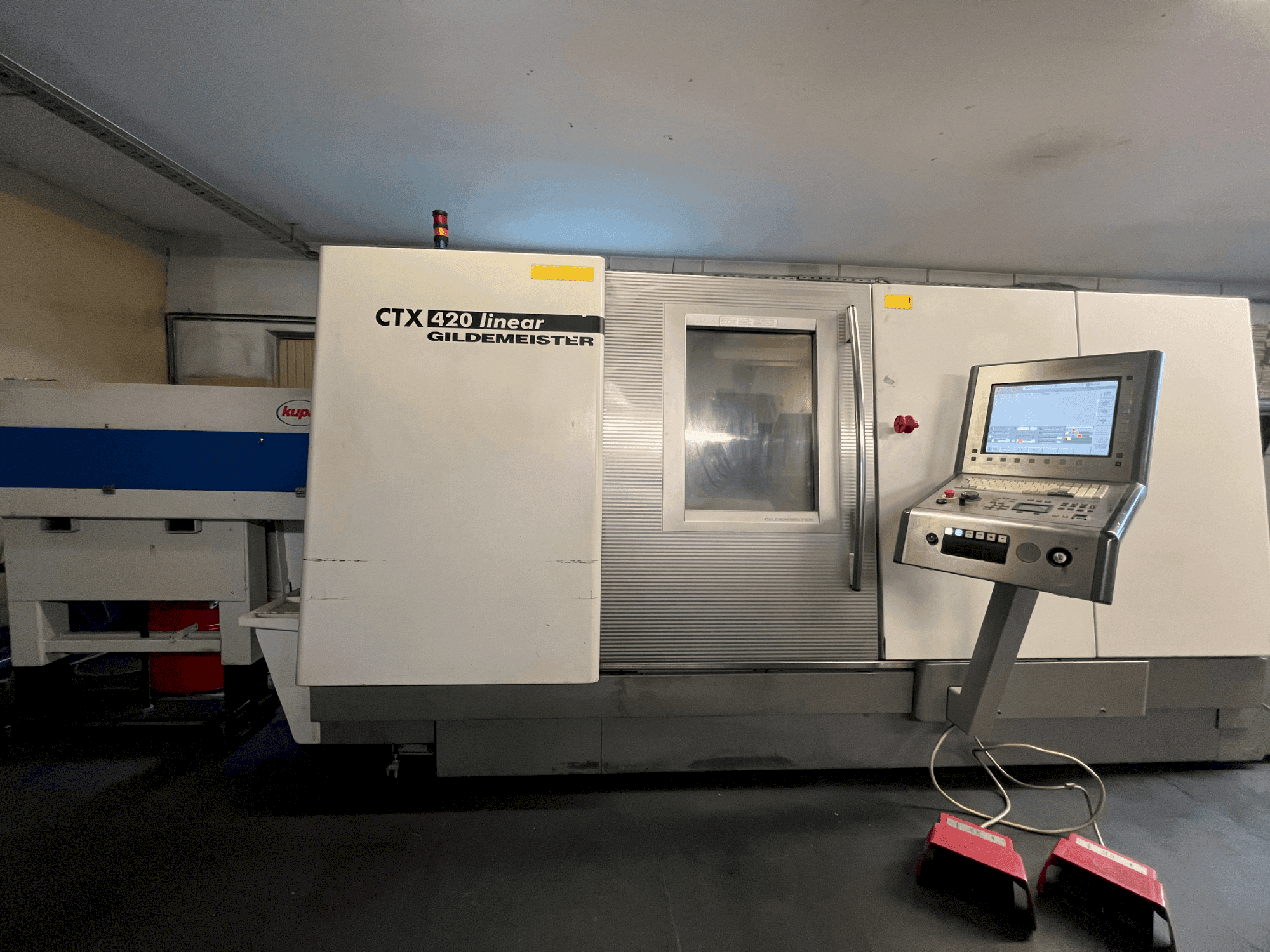 Vooraanzicht van Gildemeister CTX 420 linear machine