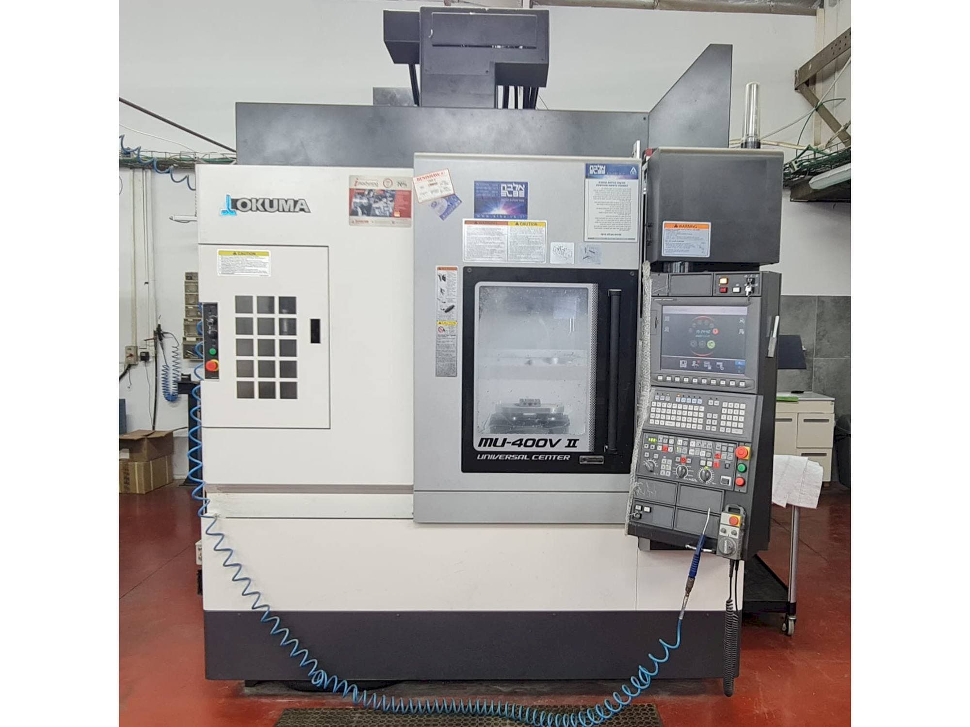 Vooraanzicht van Okuma MU-400V II machine