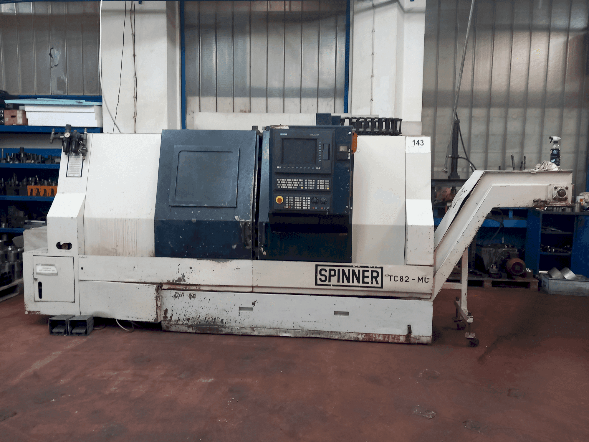Vooraanzicht van SPINNER TC 82 -MC machine