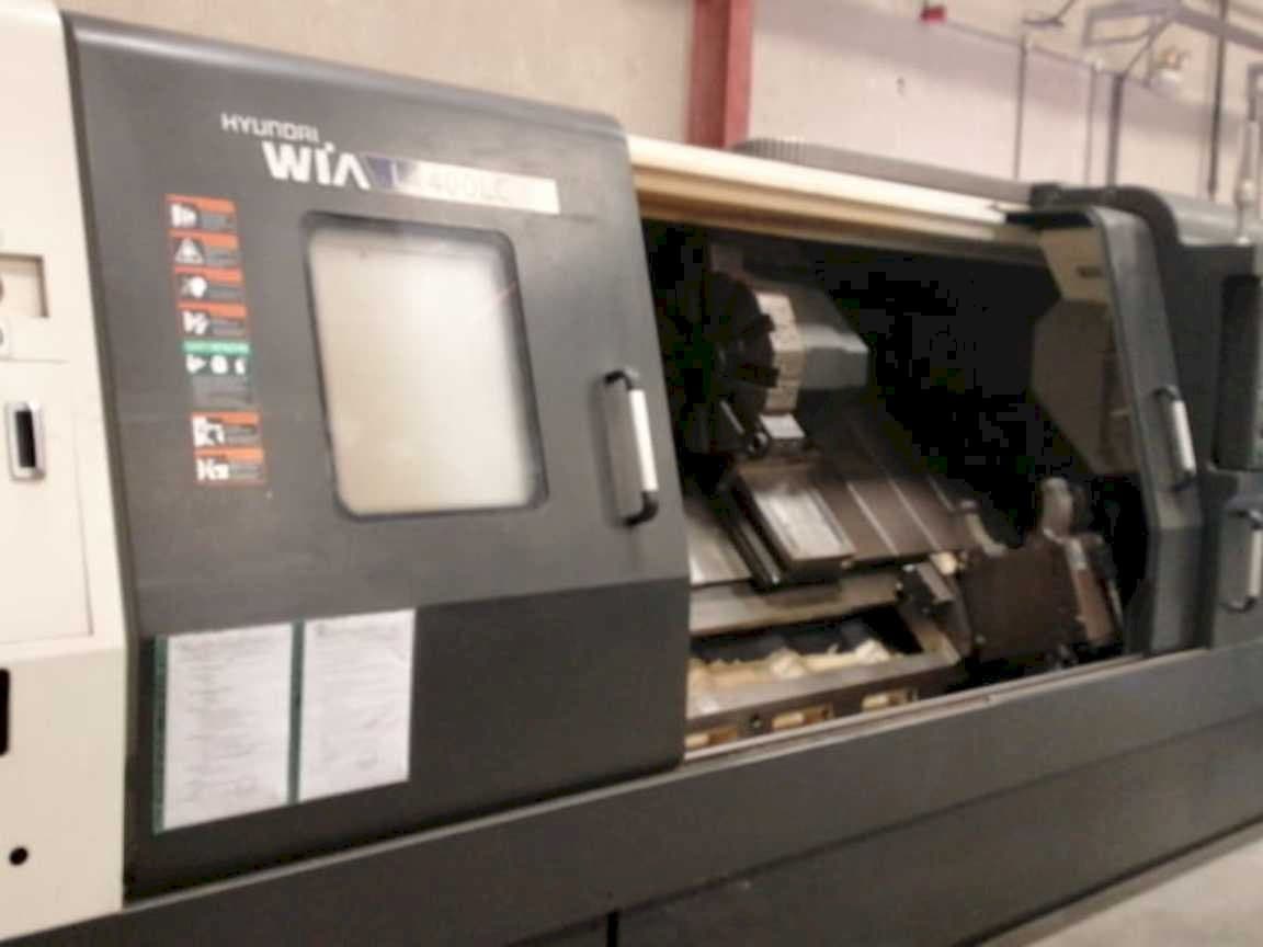 Vooraanzicht van Hyundai Wia L400LC machine