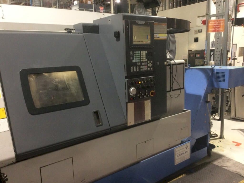 Linkerzijdeaanzicht van Mazak Super Quick Turn 200M machine