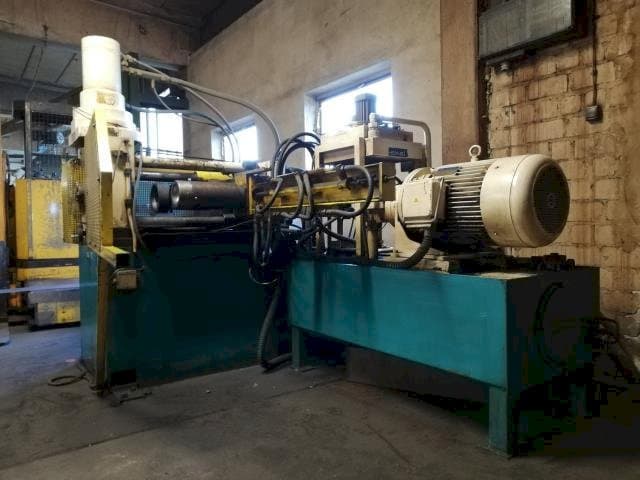 Vooraanzicht van EKALE REP-40-200-3 machine
