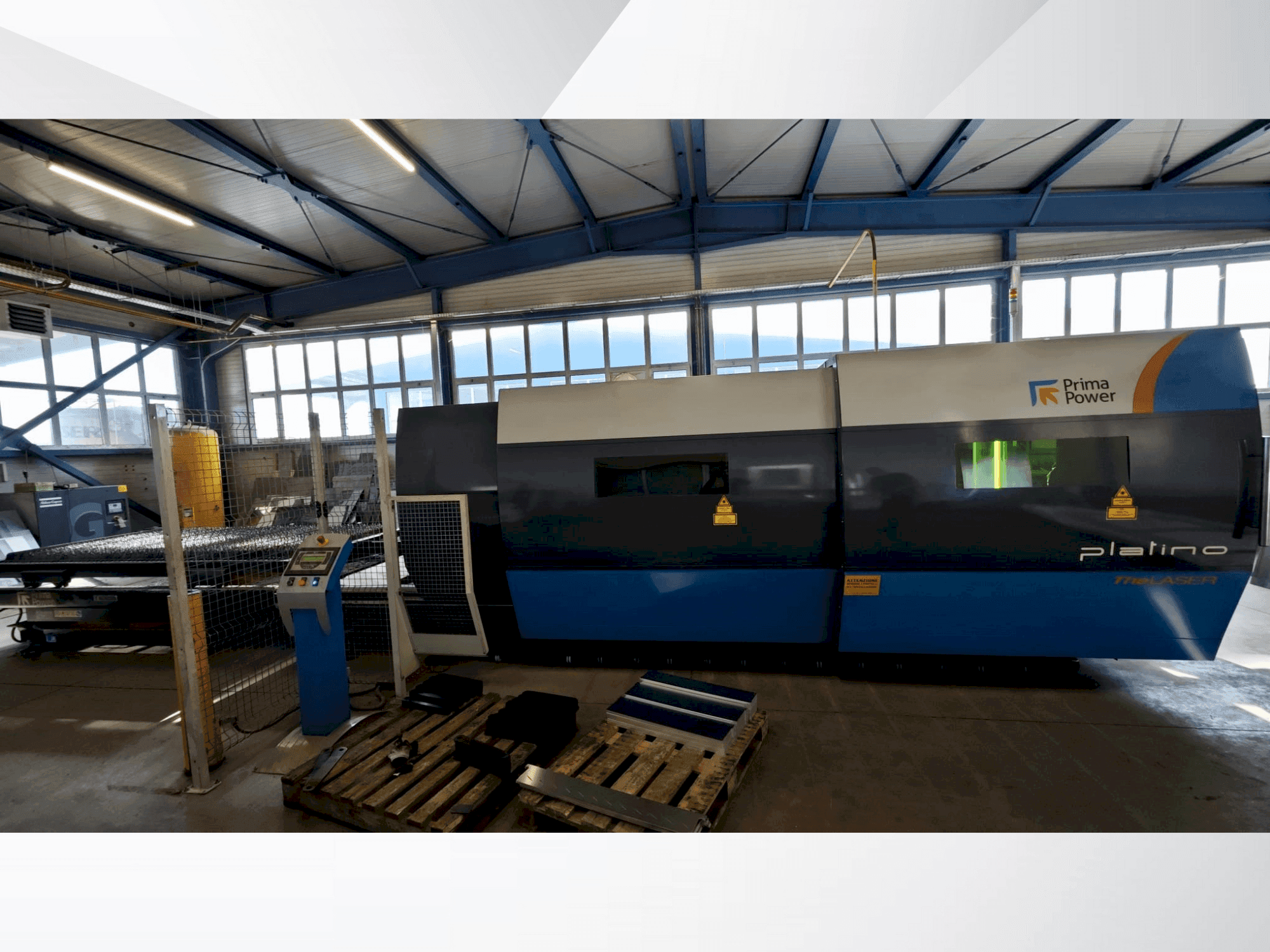 Vooraanzicht van Prima Power PLATINO FIBER machine