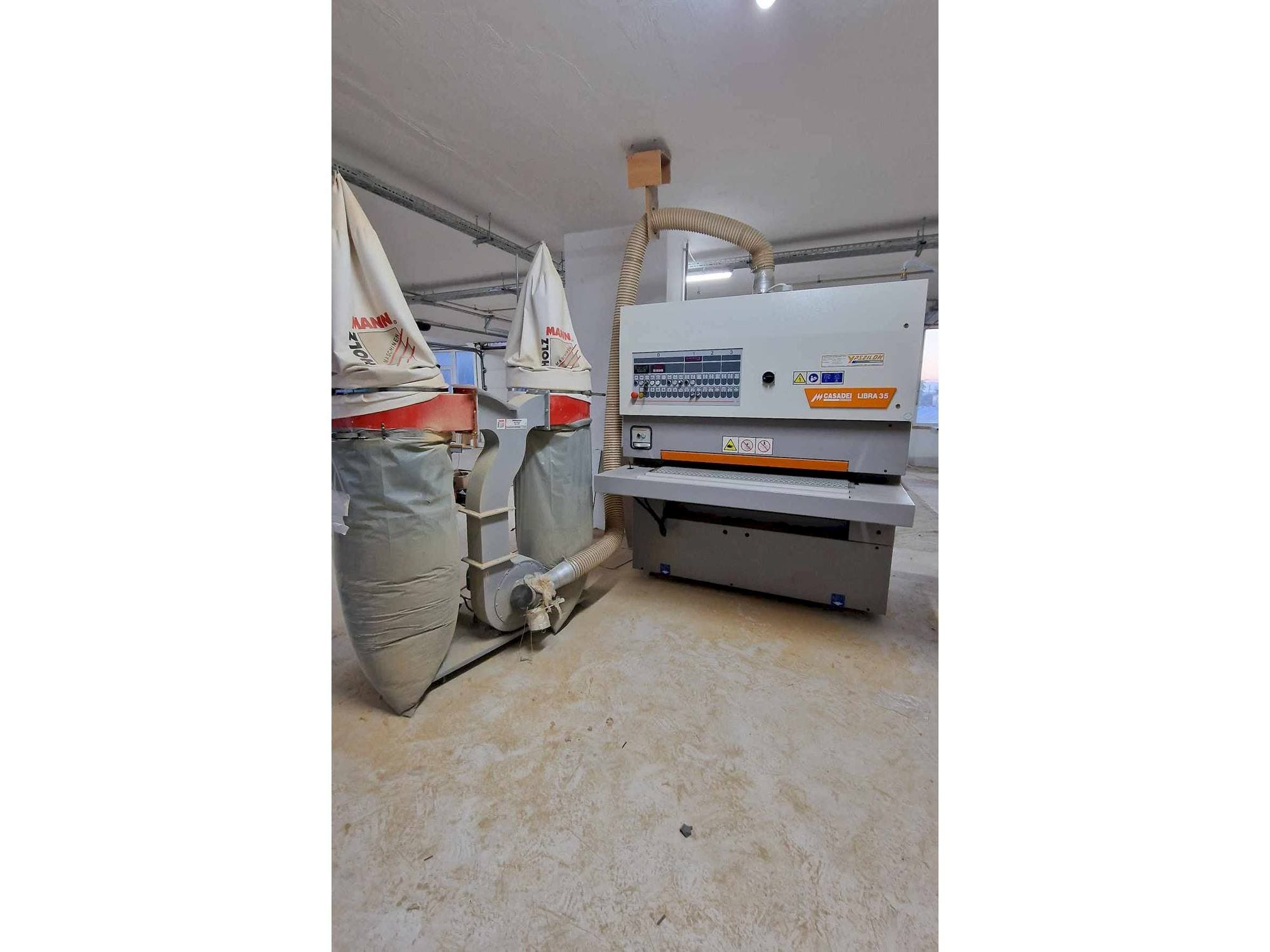 Vooraanzicht  van CASADEI LIBRA 35  machine