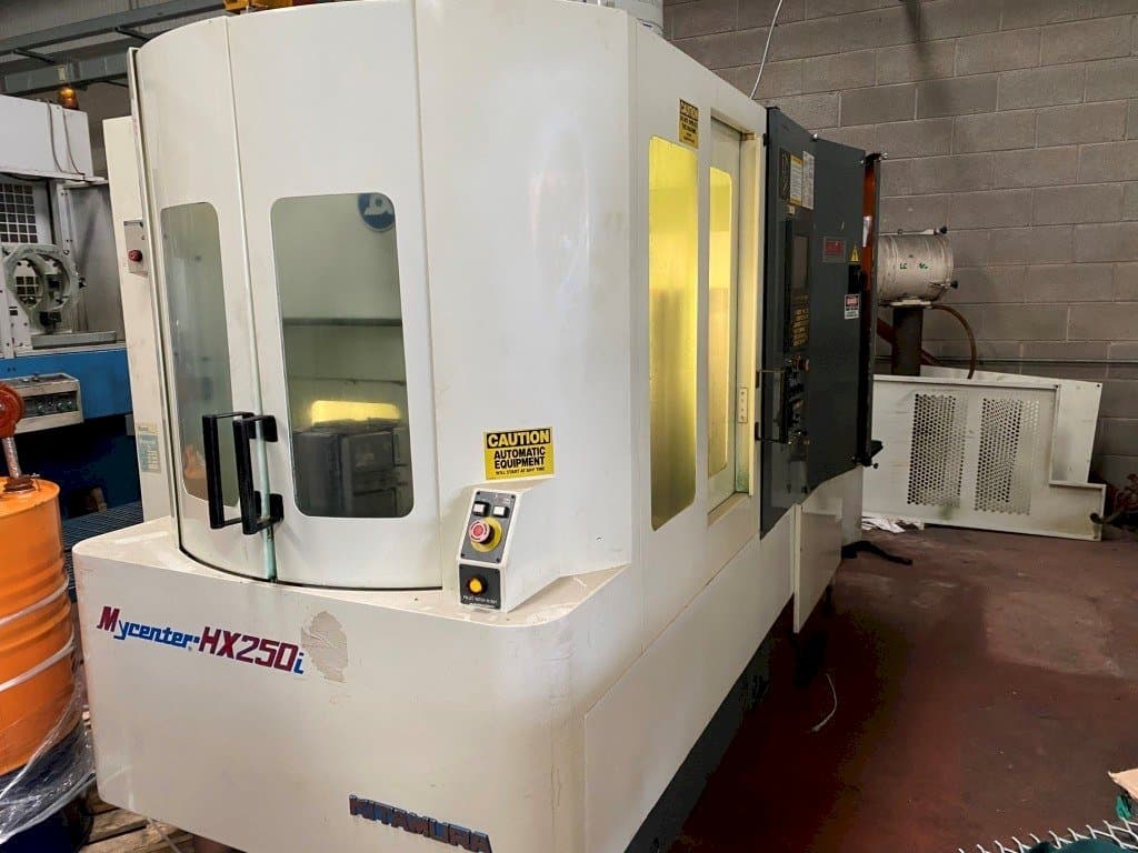 Vooraanzicht van Kitamura Mycenter HX250i machine