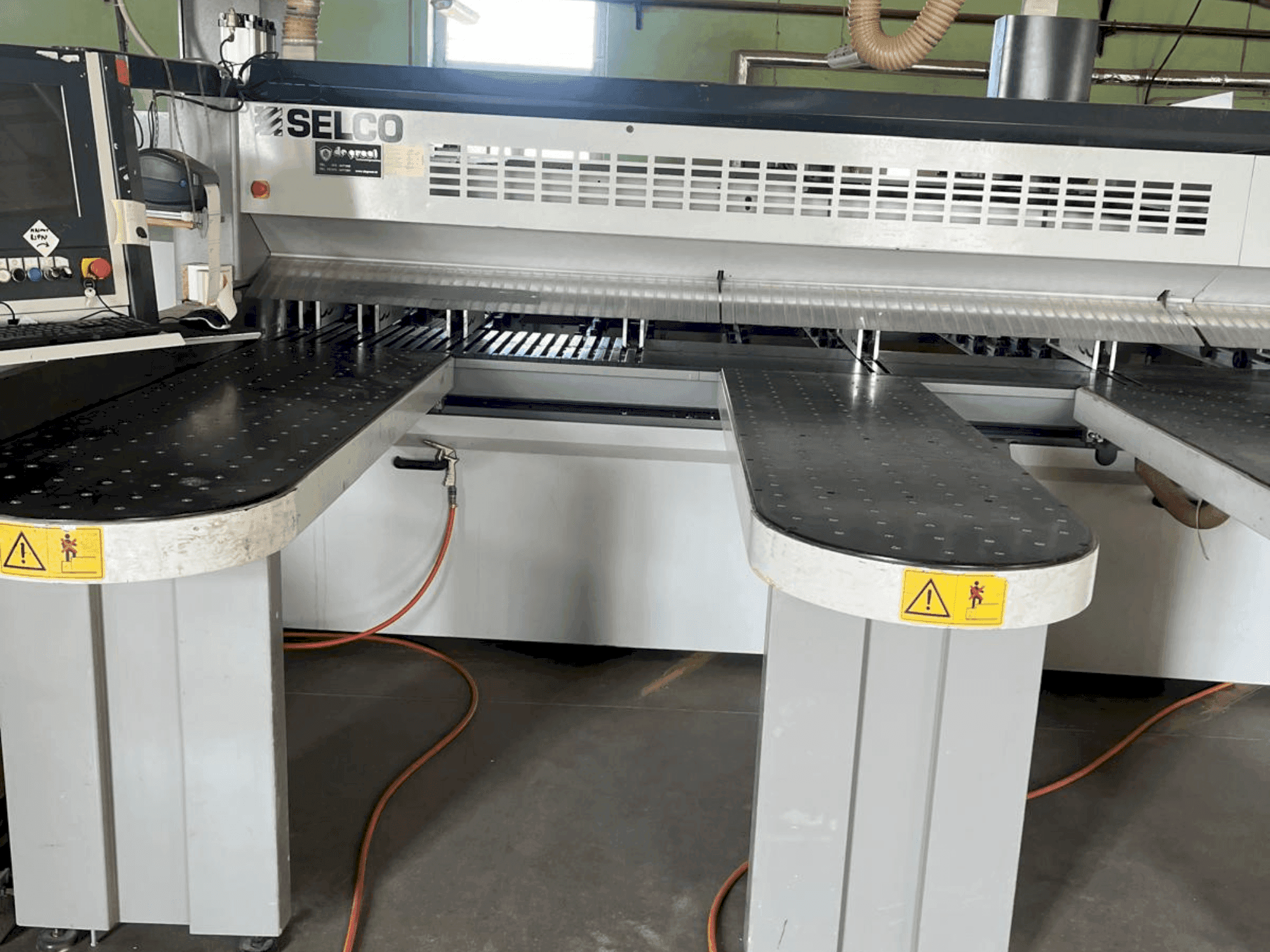 Vooraanzicht  van SELCO WN750  machine