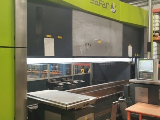 Vooraanzicht van Safan SAFAN E-brake 300-4100 machine