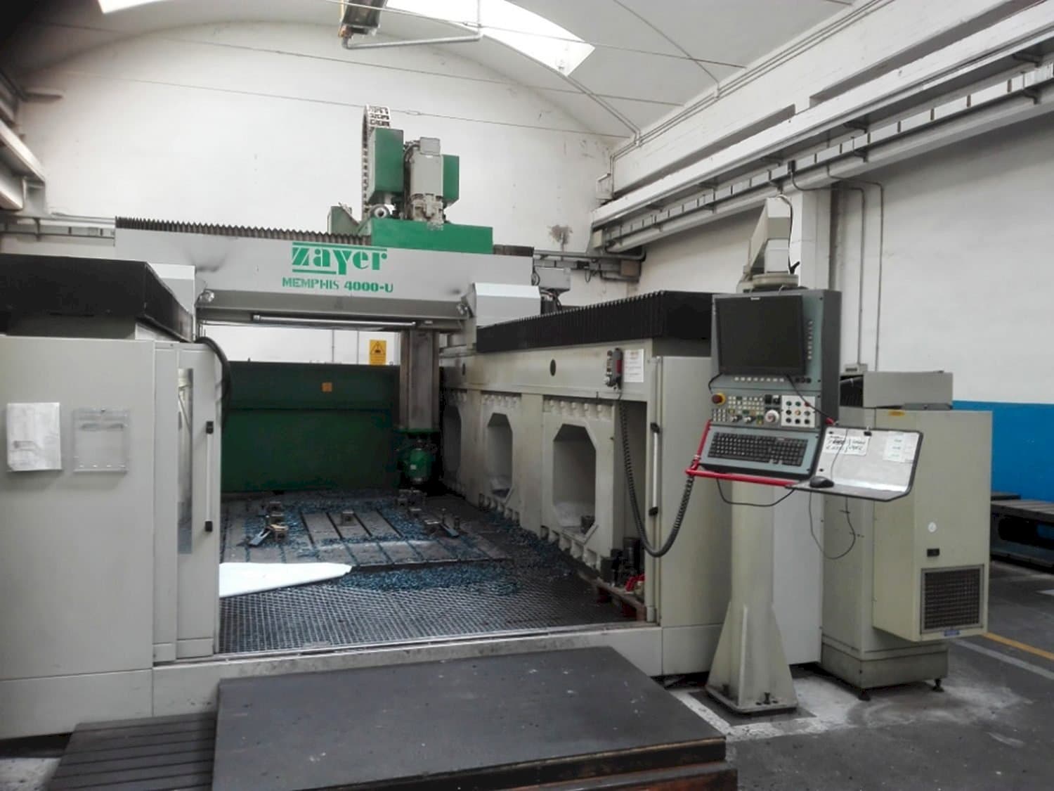 Vooraanzicht  van Zayer Memphis 4000  machine