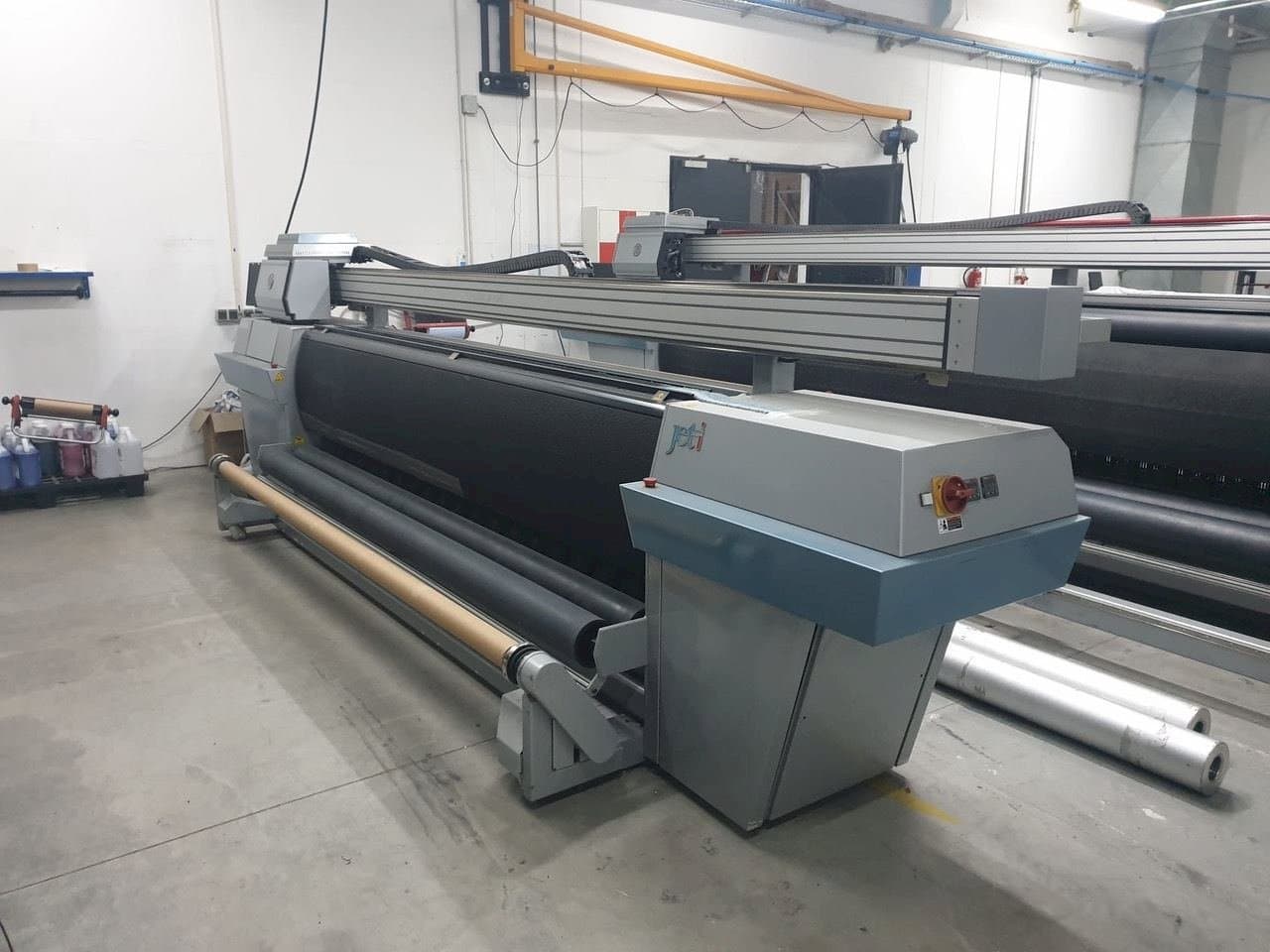 Vooraanzicht van JETI 3300 machine