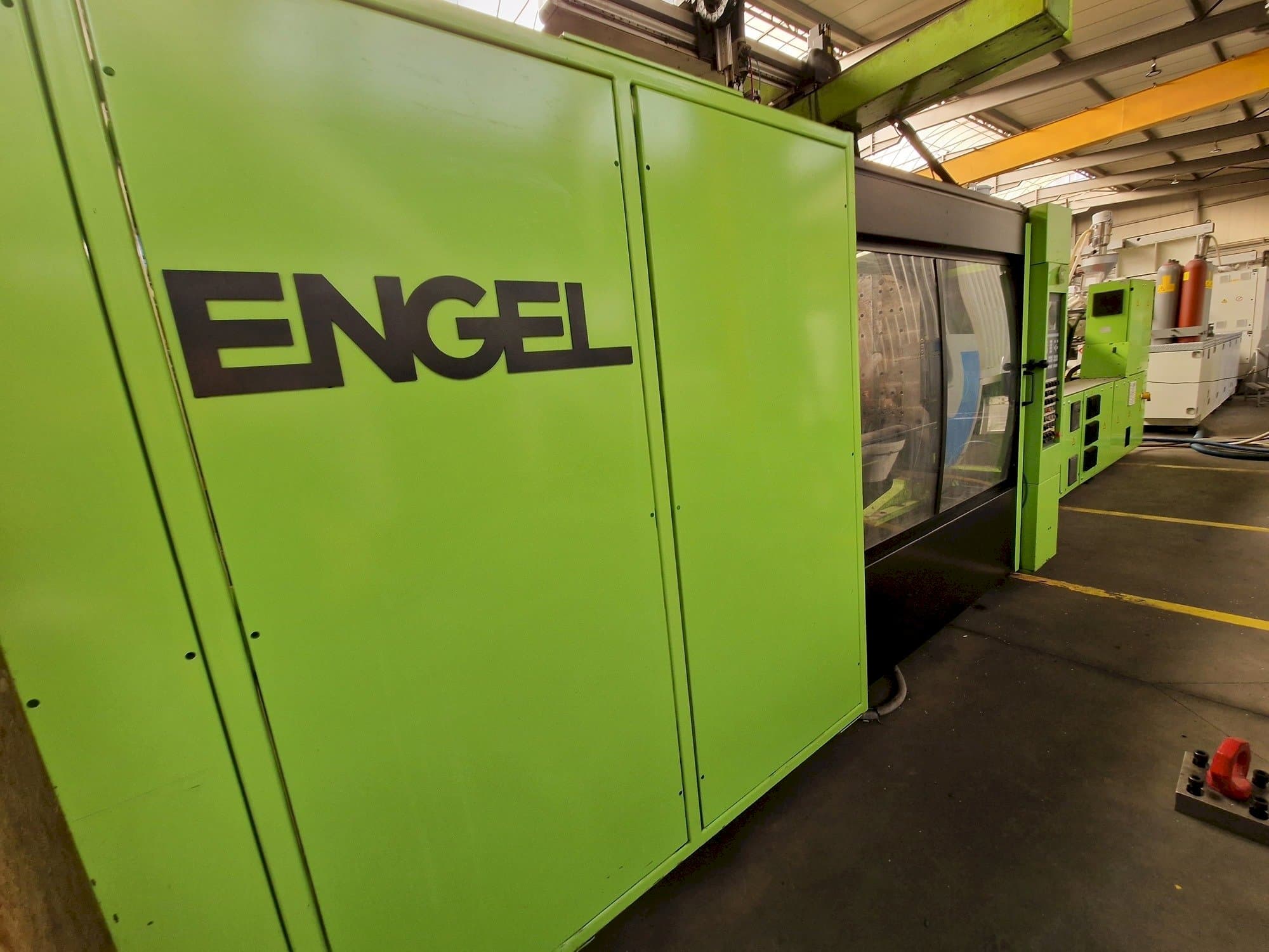 Linkerzijdeaanzicht van Engel ES4550/800 DUO machine