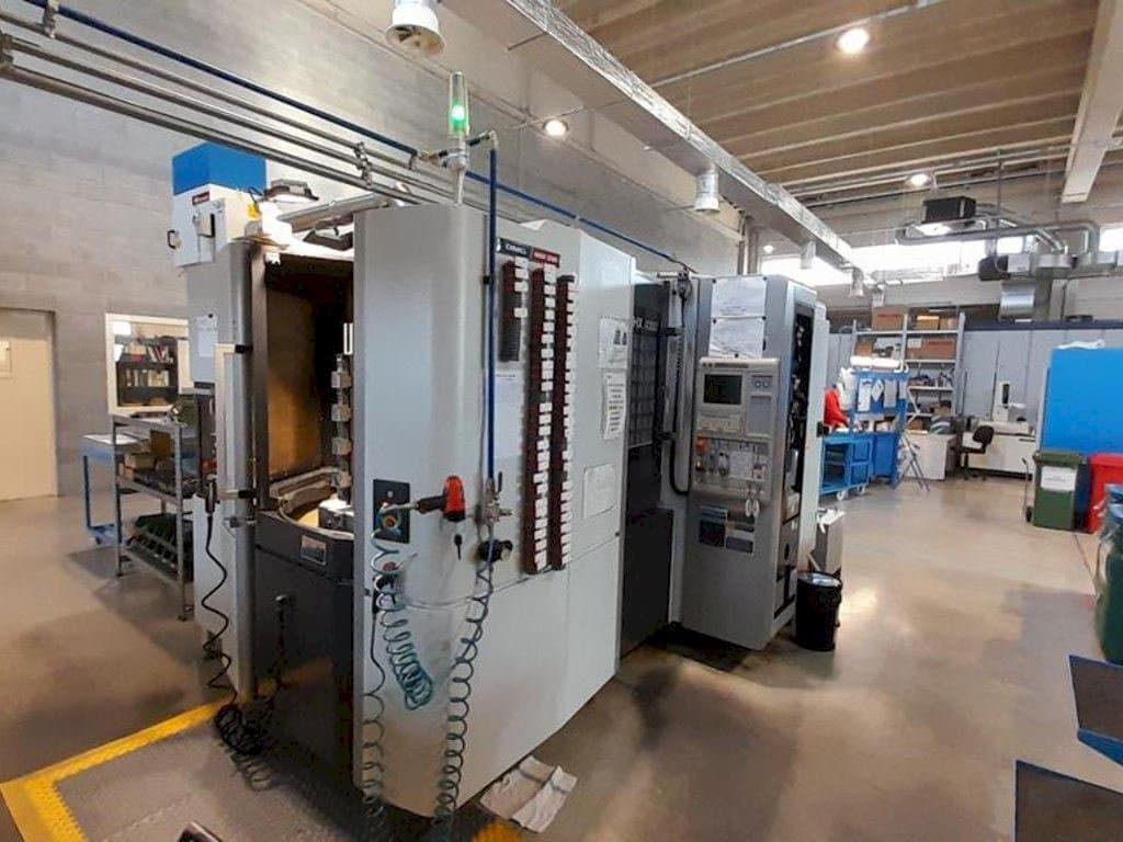 Vooraanzicht van DMG NHX 4000 machine