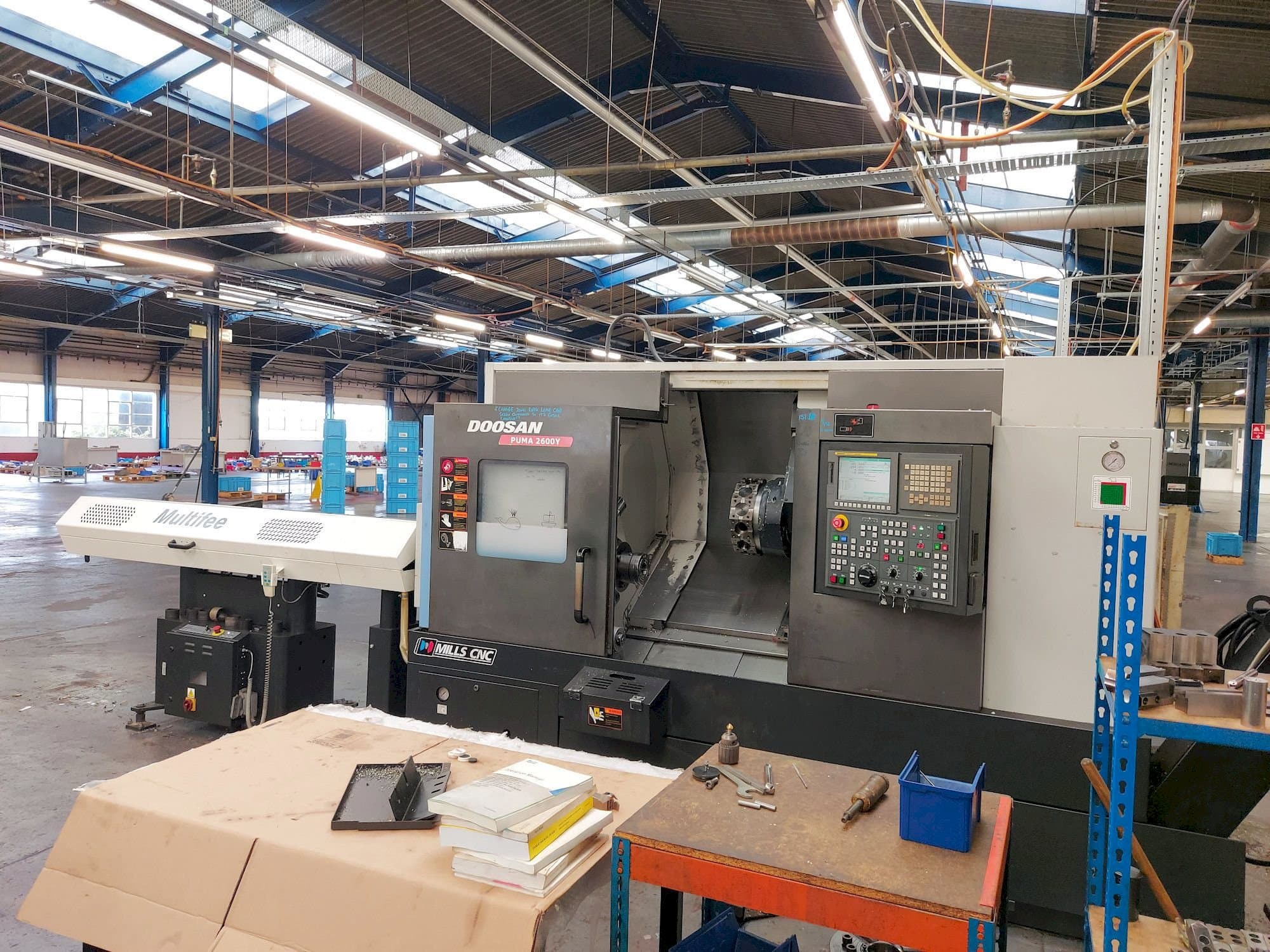 Vooraanzicht van Doosan Puma 2600Y machine