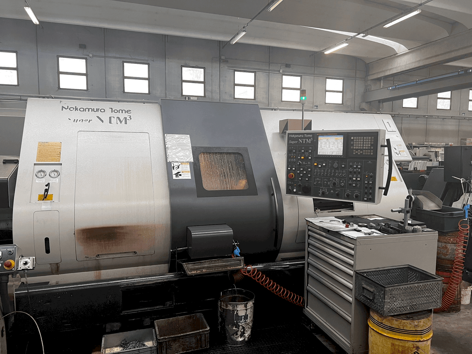 Vooraanzicht van NAKAMURA NTM3 machine