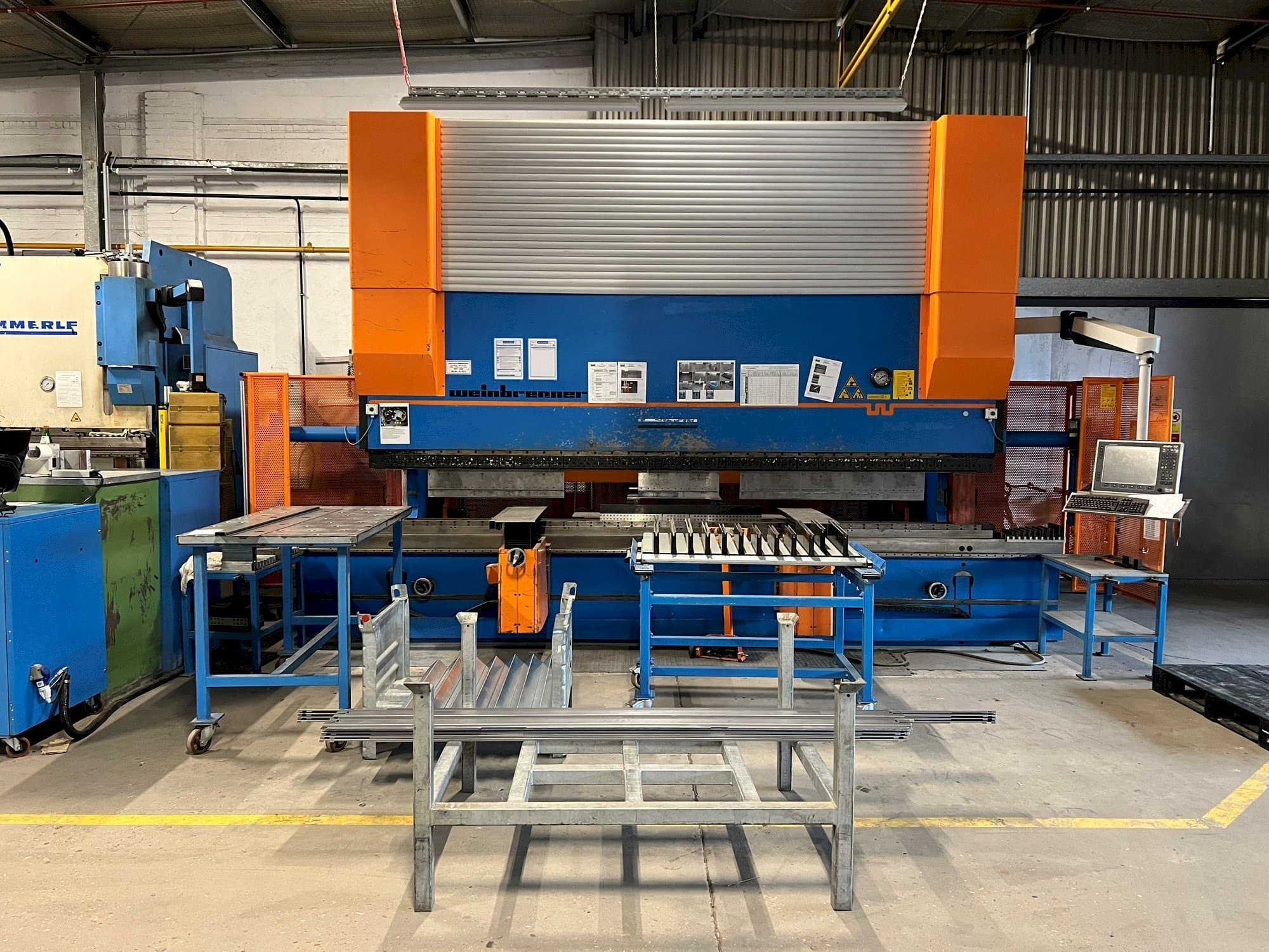 Vooraanzicht van Weinbrenner GP400 machine