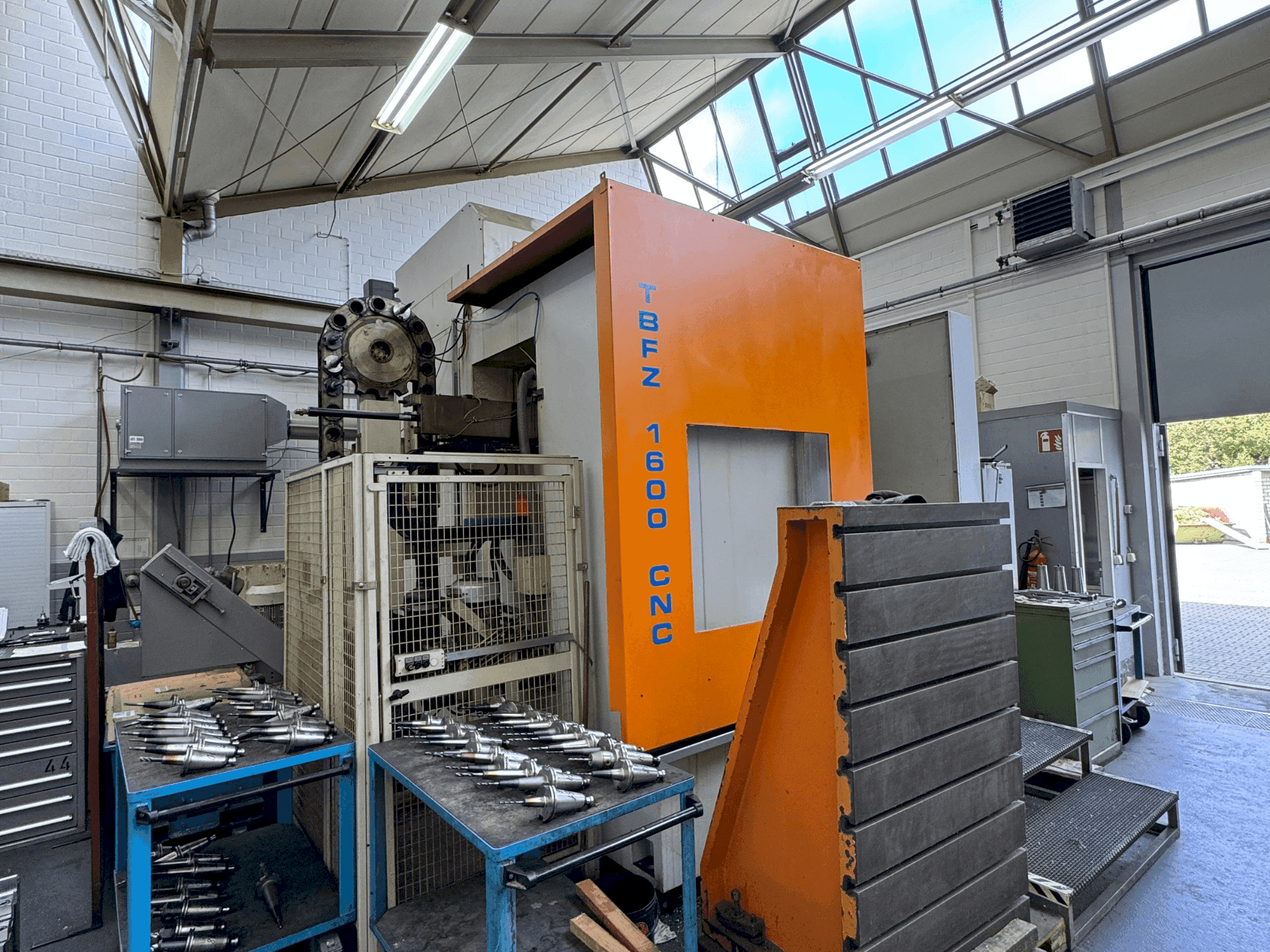 Vooraanzicht van BUCK TBFZ 1600 machine