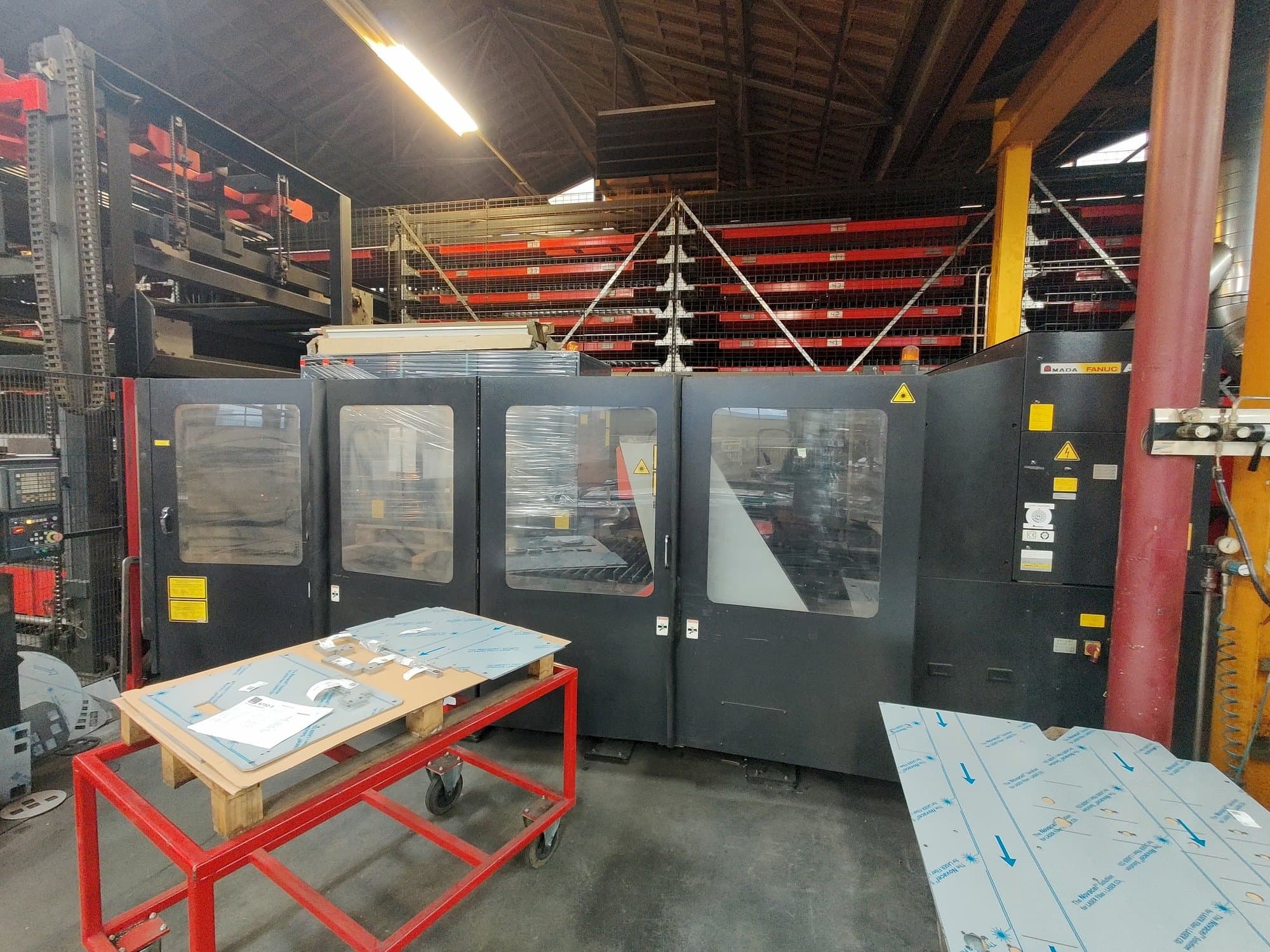 Vooraanzicht van AMADA FO 3015 machine