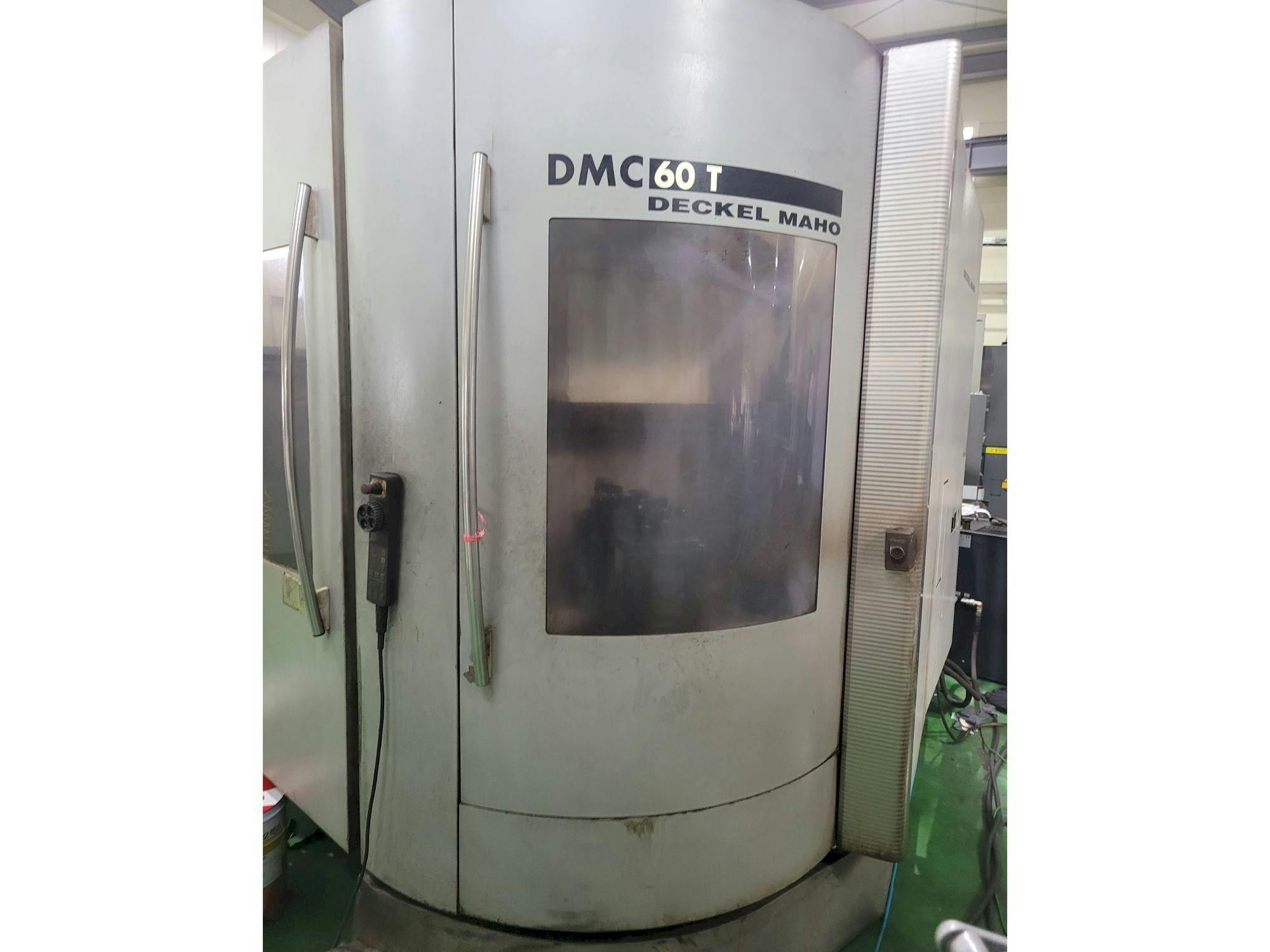 Vooraanzicht  van DECKEL MAHO DMC 60 T  machine