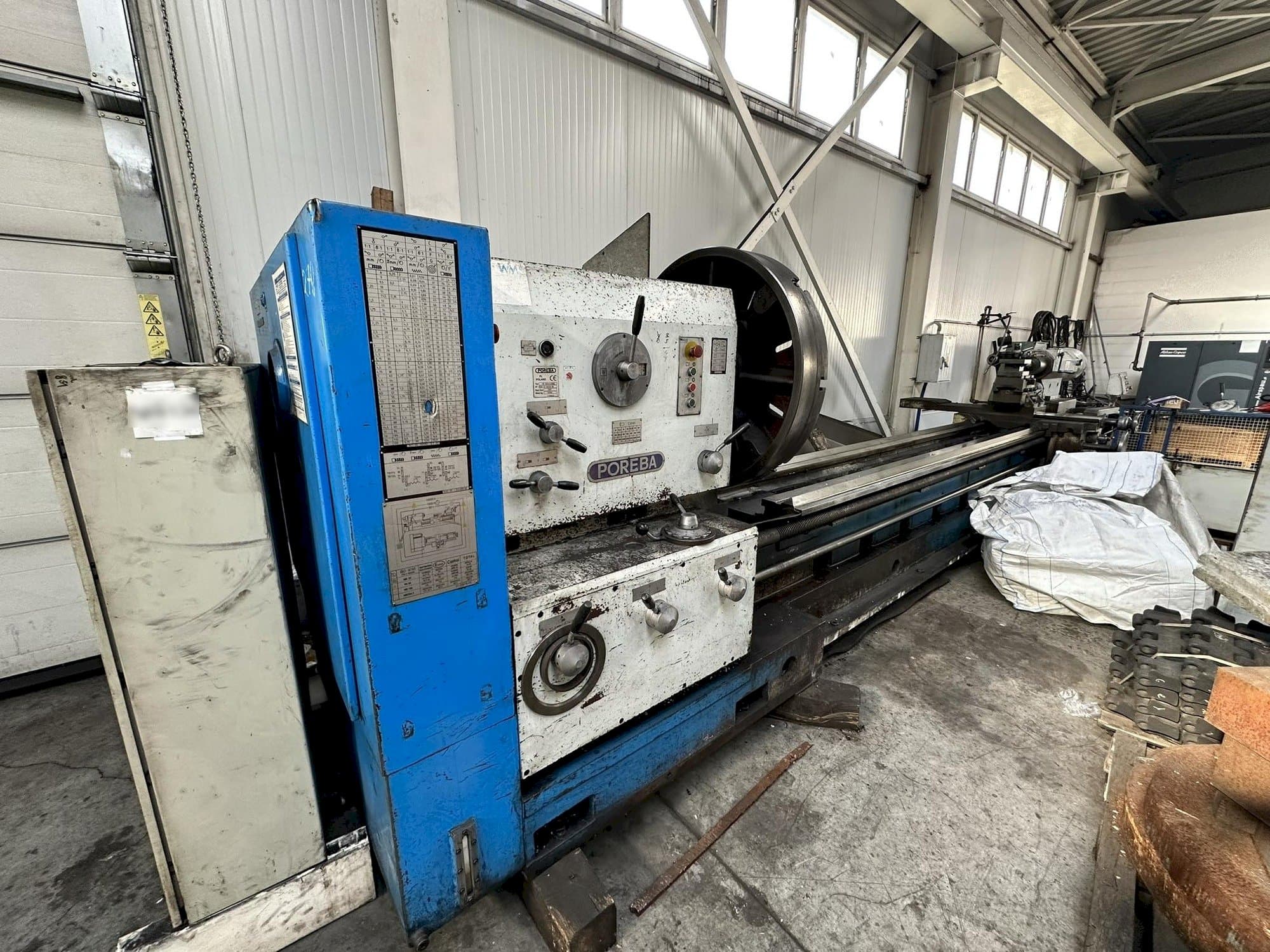 Vooraanzicht van Poreba TR 115 B3 x 5000 machine