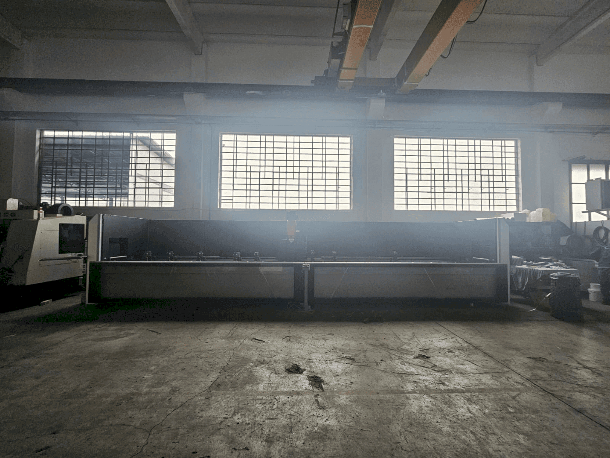 Vooraanzicht  van Emmegi COMET X6  machine