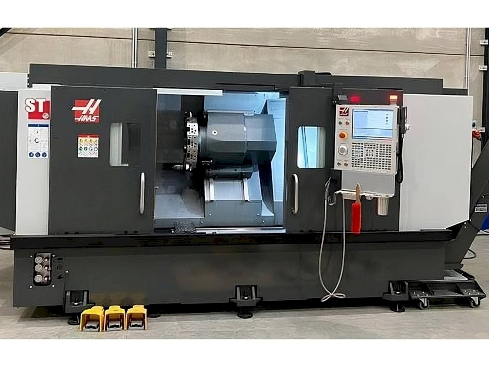 Vooraanzicht van HAAS ST-35L machine