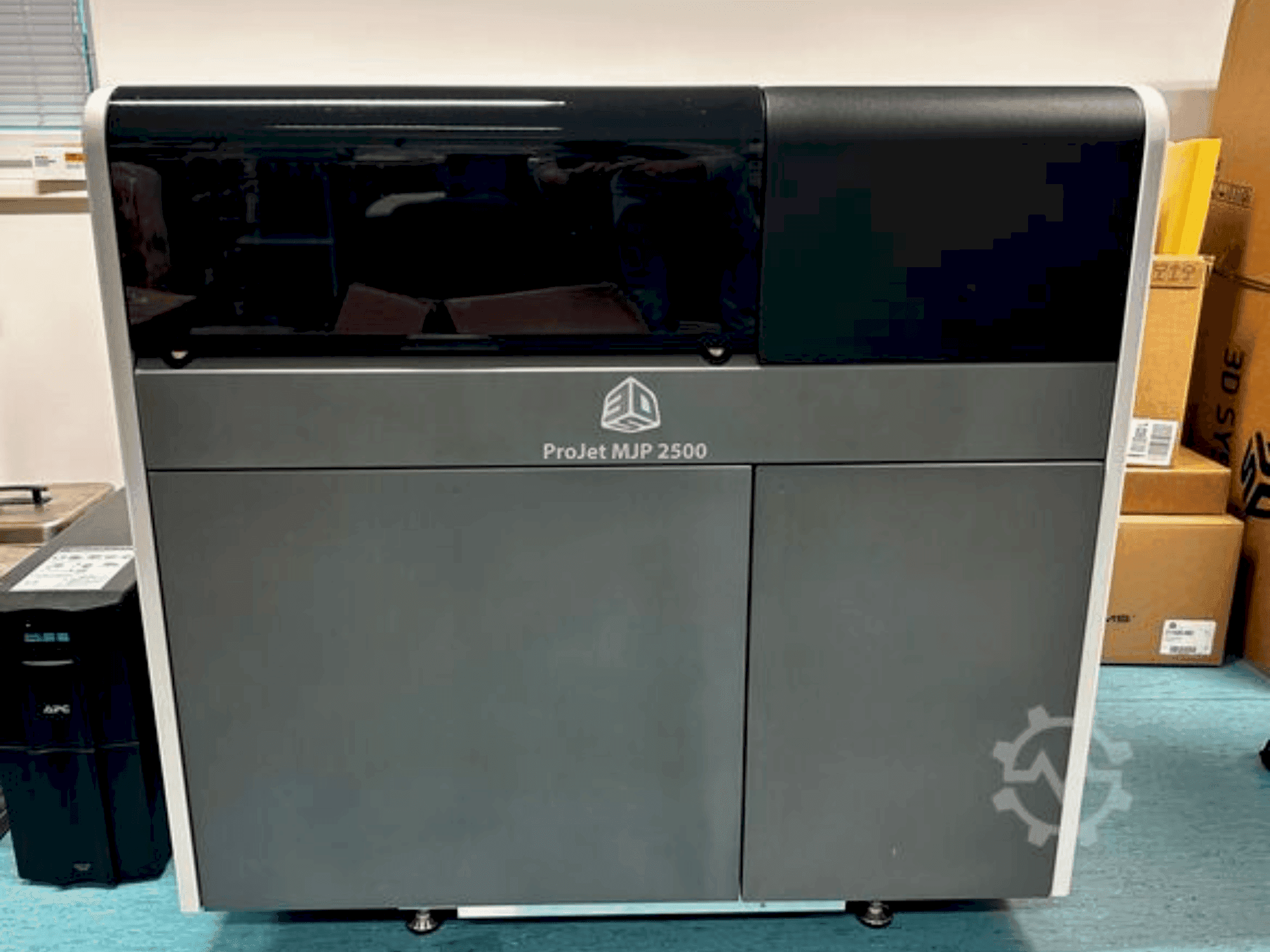 Vooraanzicht  van 3DSYSTEMS projet 2500 plus  machine