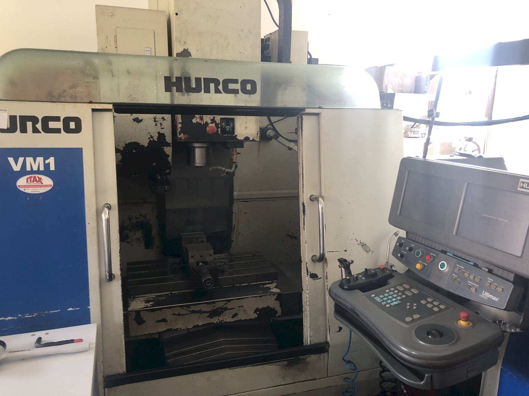 Vooraanzicht van Hurco VM 1 machine