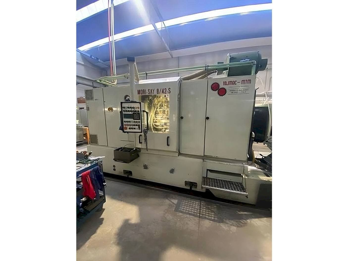 Vooraanzicht van MORI SAY 8/42-S machine