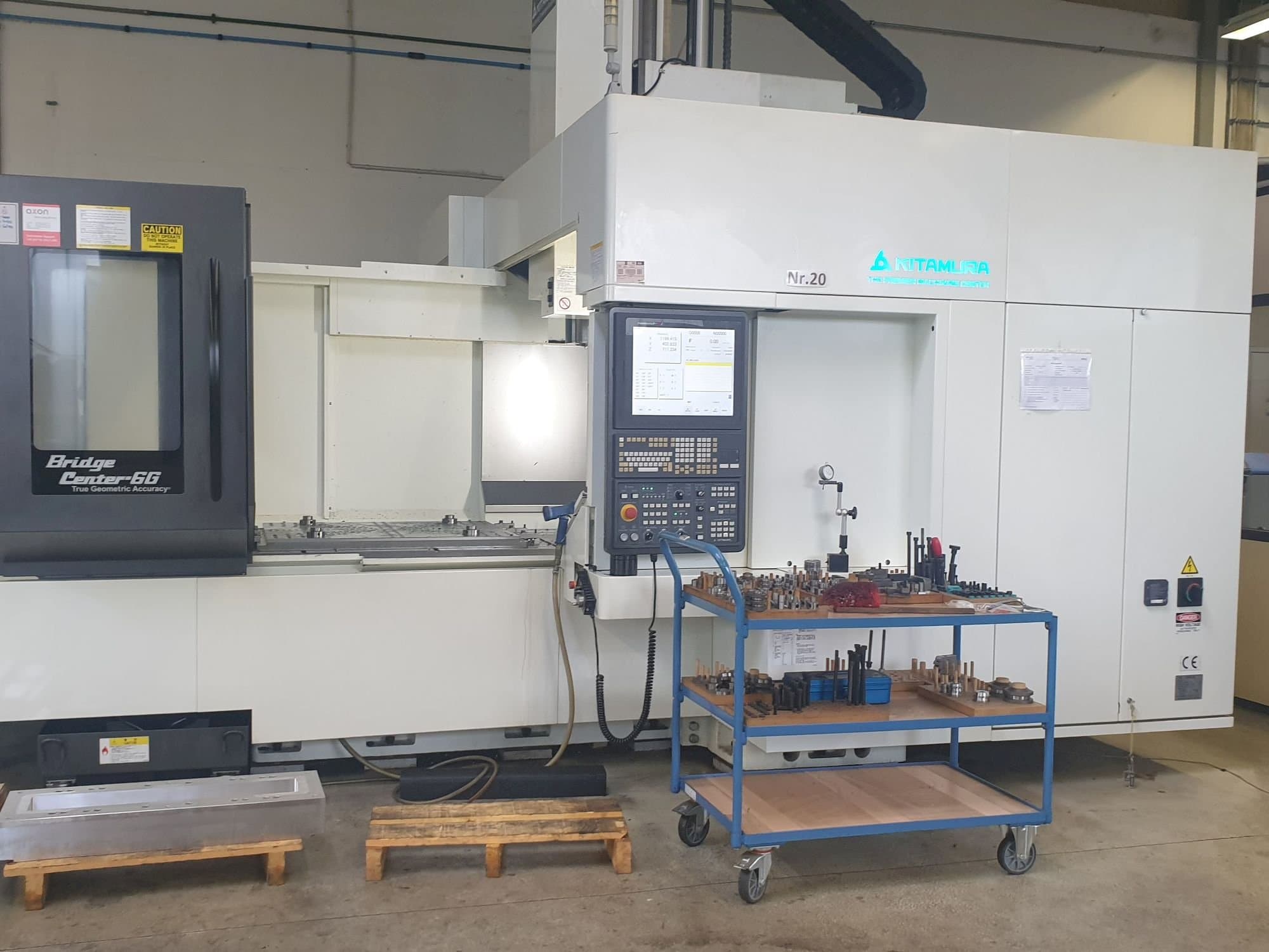 Vooraanzicht van Kitamura Bridge Center 6G machine