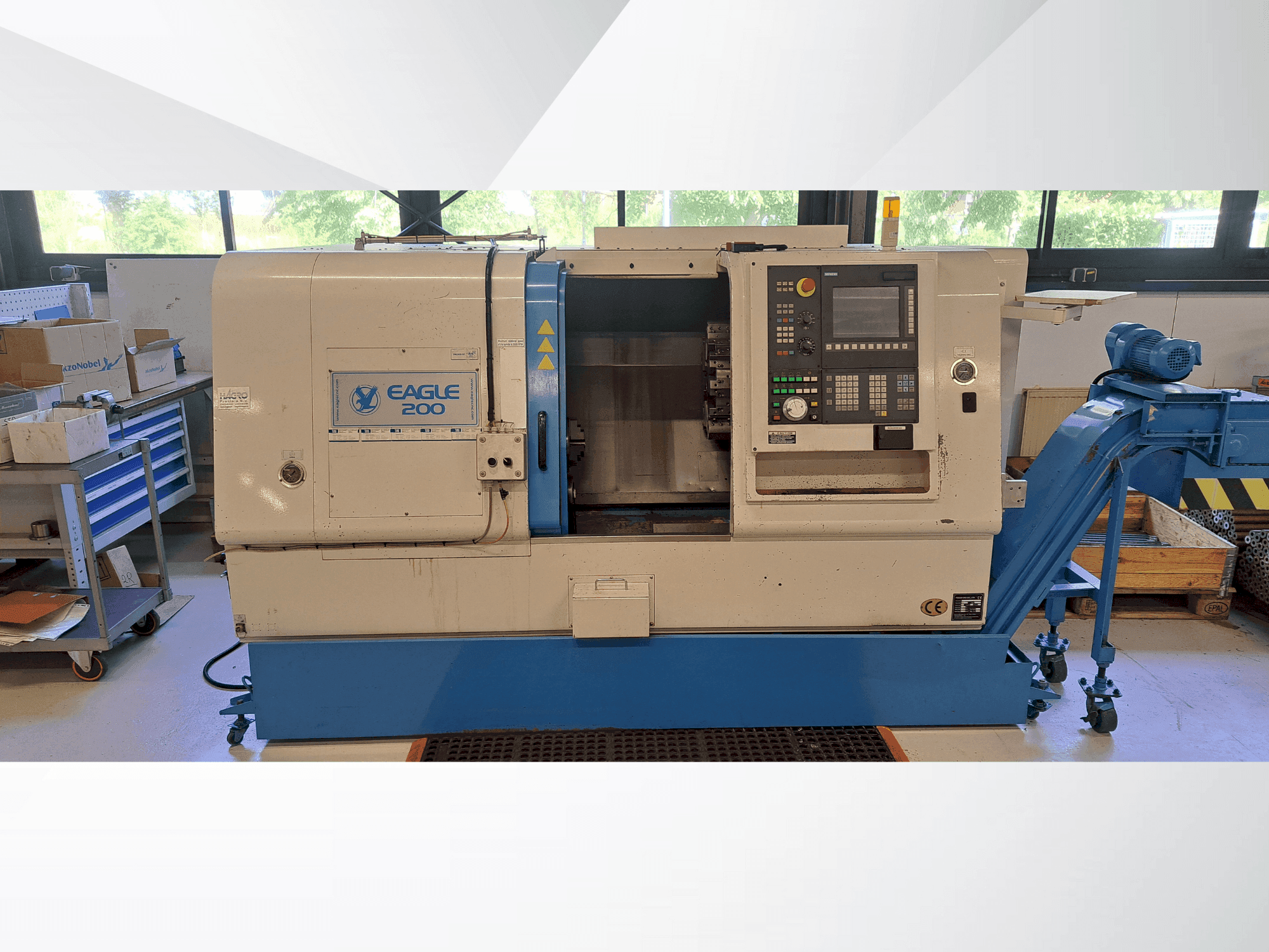 Vooraanzicht van Dugard Eagle FCL-200HT machine