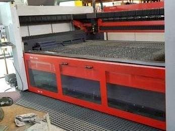 Vooraanzicht van Bystronic Bystar II 3015 machine