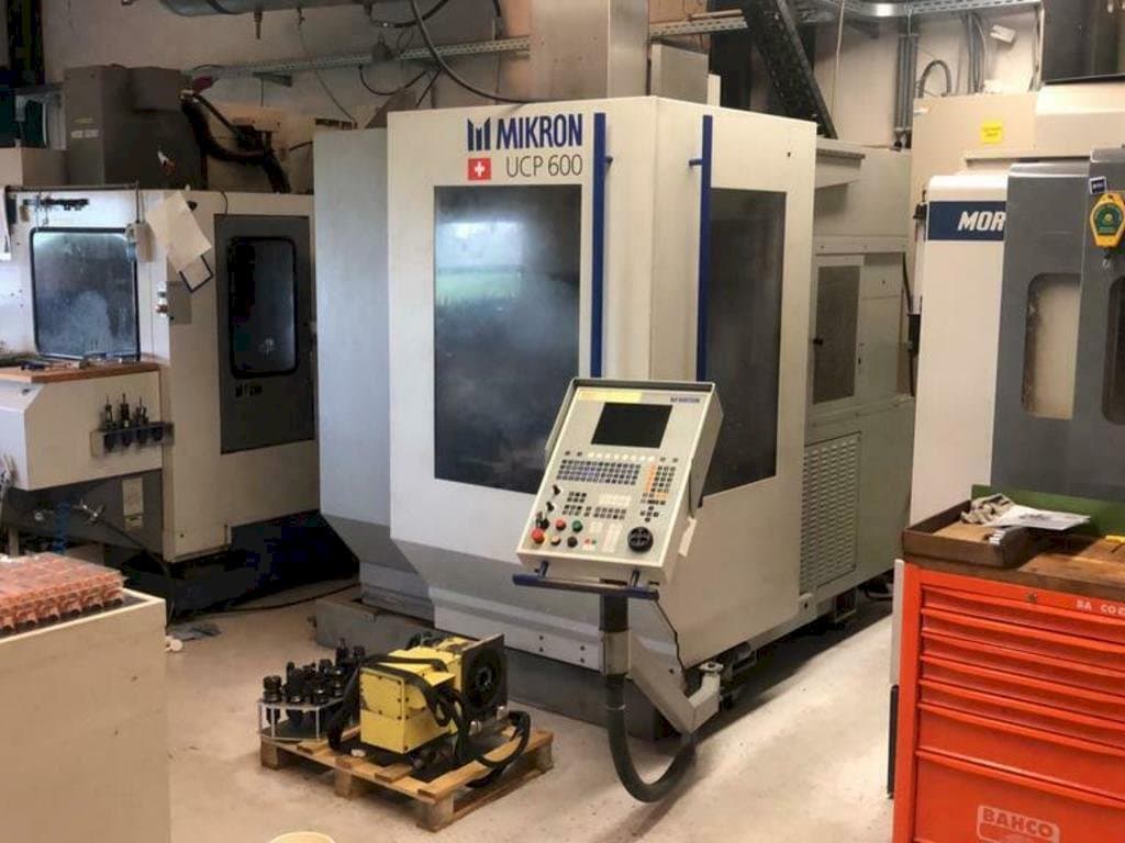 Vooraanzicht van MIKRON UCP600 machine