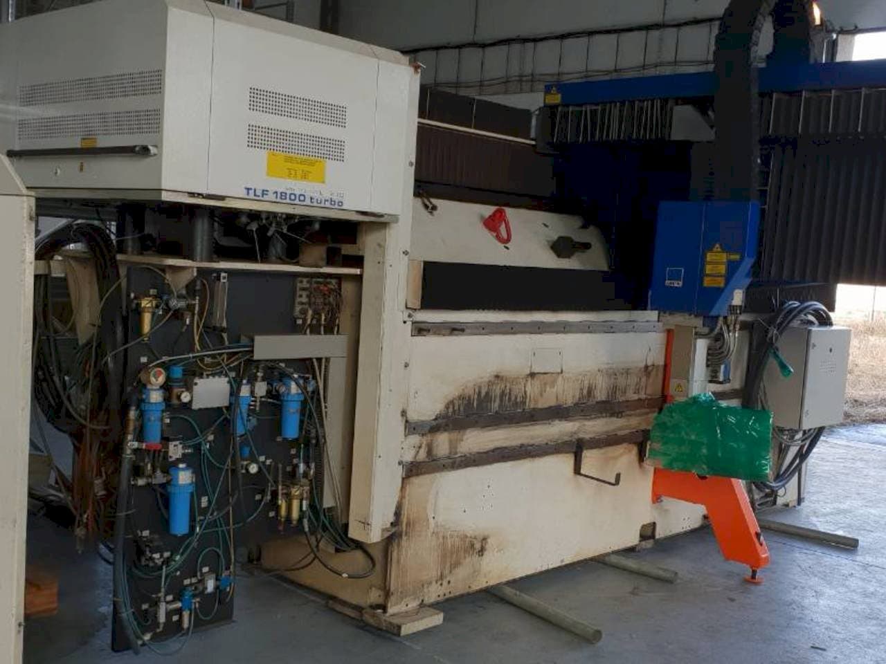 Vooraanzicht  van Trumpf Lasercell TLC 1005  machine