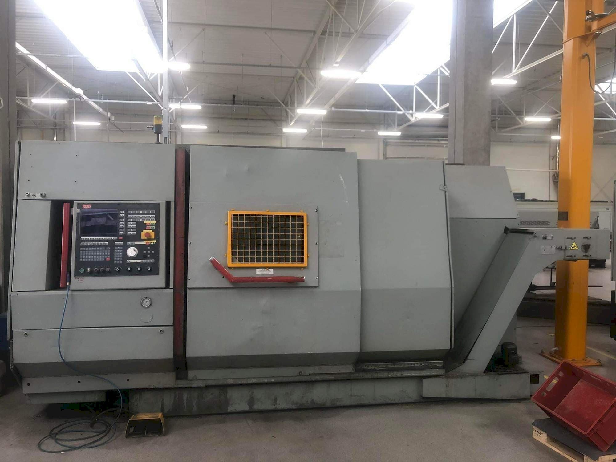 Vooraanzicht van TRAUB TNA600 machine