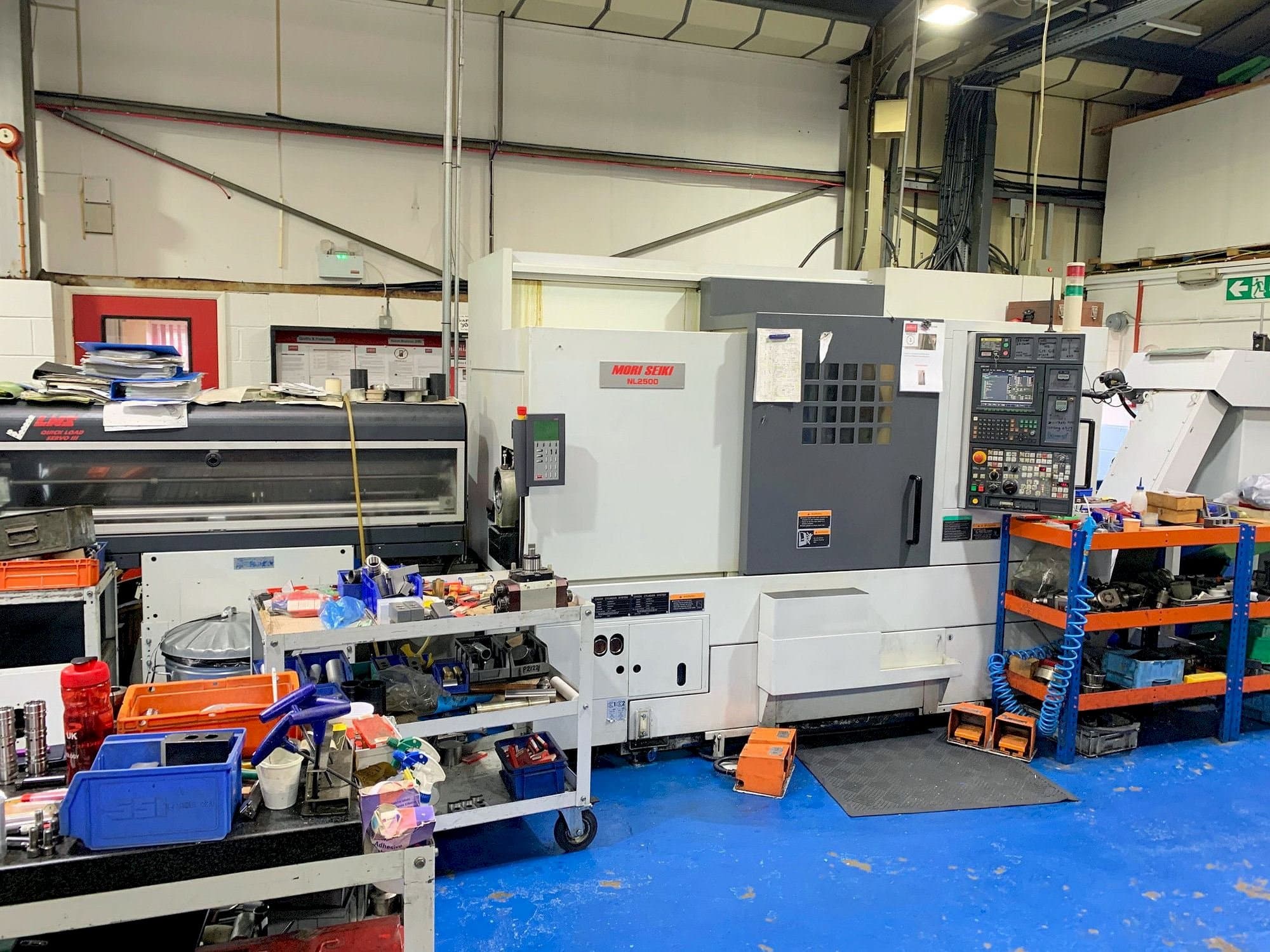 Vooraanzicht van MORI SEIKI NL2500SY / 700 machine