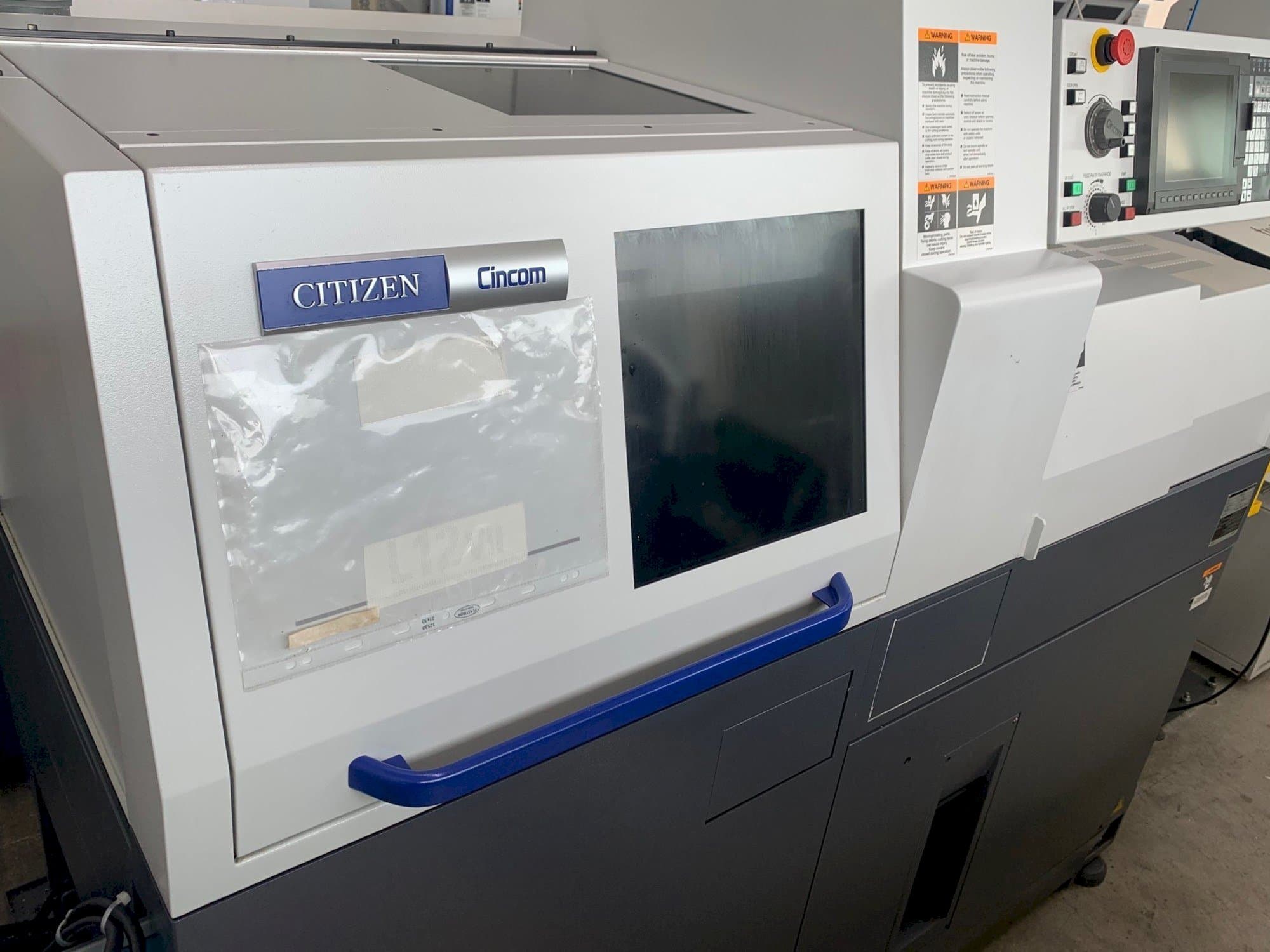 Vooraanzicht van Citizen Cincom L12 machine