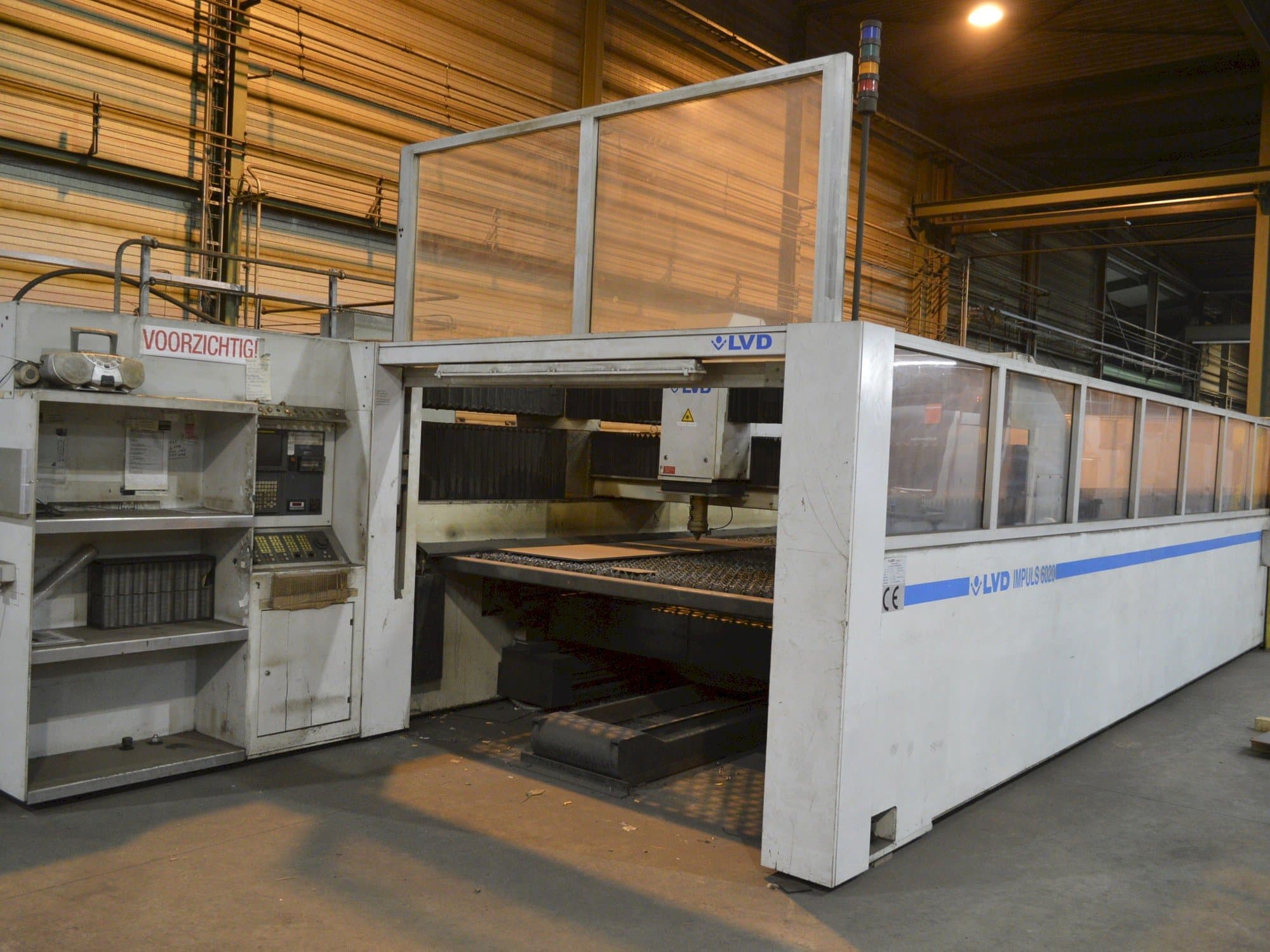 Vooraanzicht  van LVD IMPULS 6020  machine