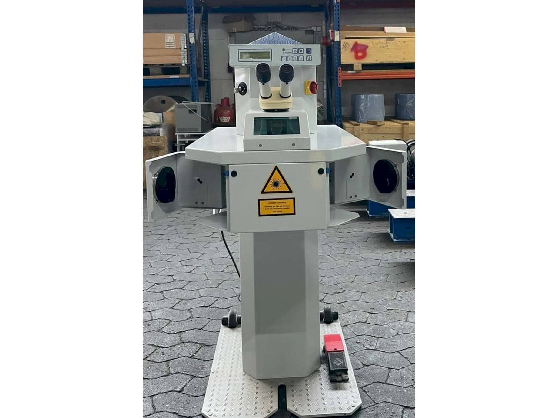 Vooraanzicht  van ALPHA LASER ALO 30  machine