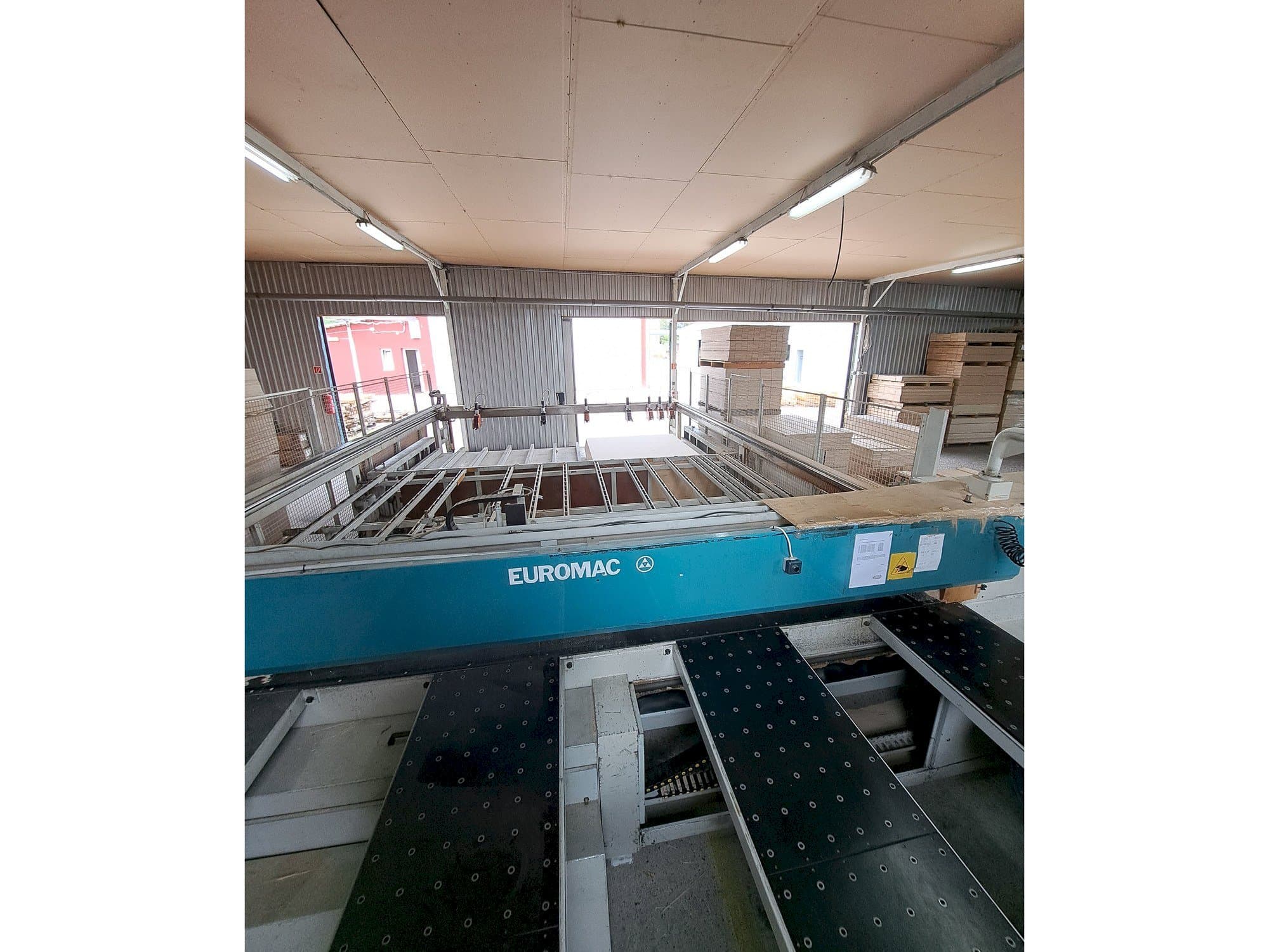 Vooraanzicht van Euromac LOGICA PINZE TAVOLA 4500 machine