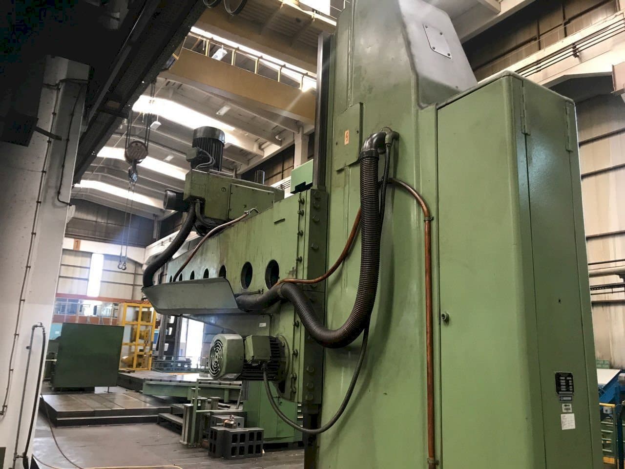 Vooraanzicht van TOS Vrp 8 A machine