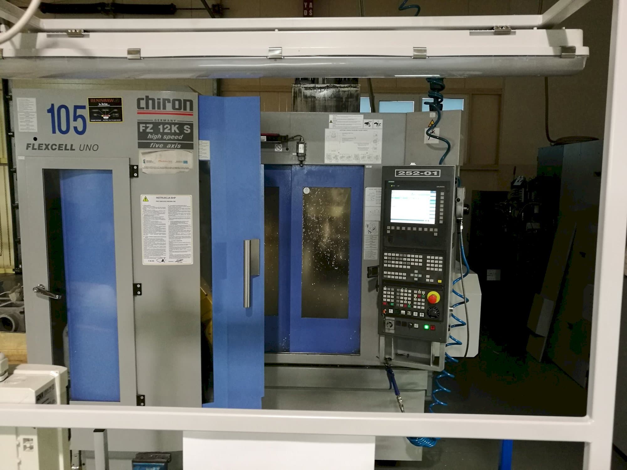Vooraanzicht van CHIRON FZ 12 KS machine