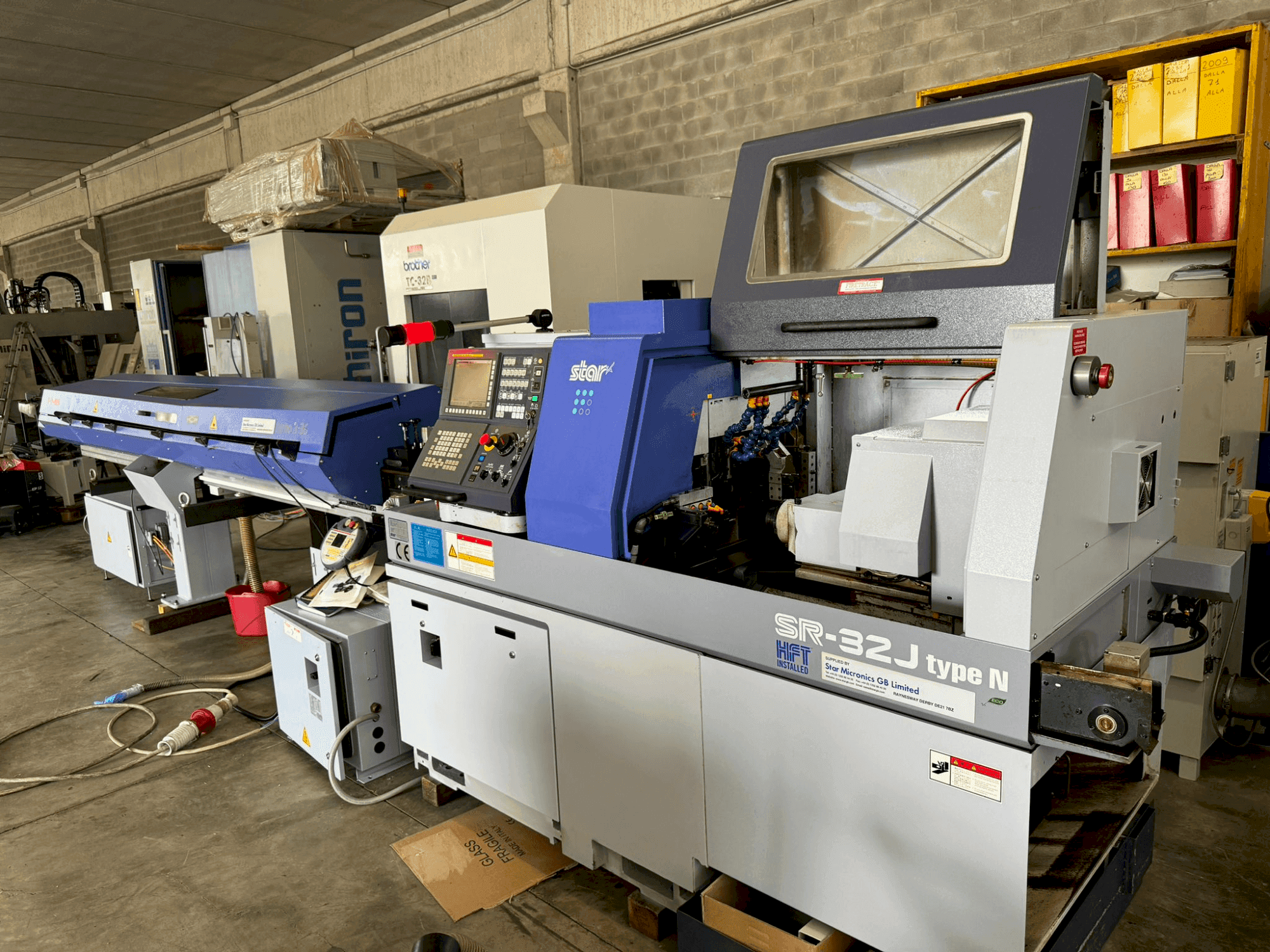 Vooraanzicht van Star SR-32J type N machine