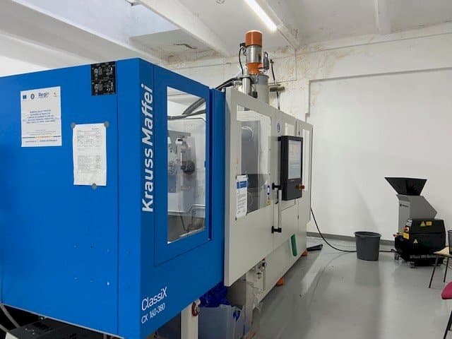 Linkerzijdeaanzicht van Krauss Maffei ClassiX CX 160-380 machine